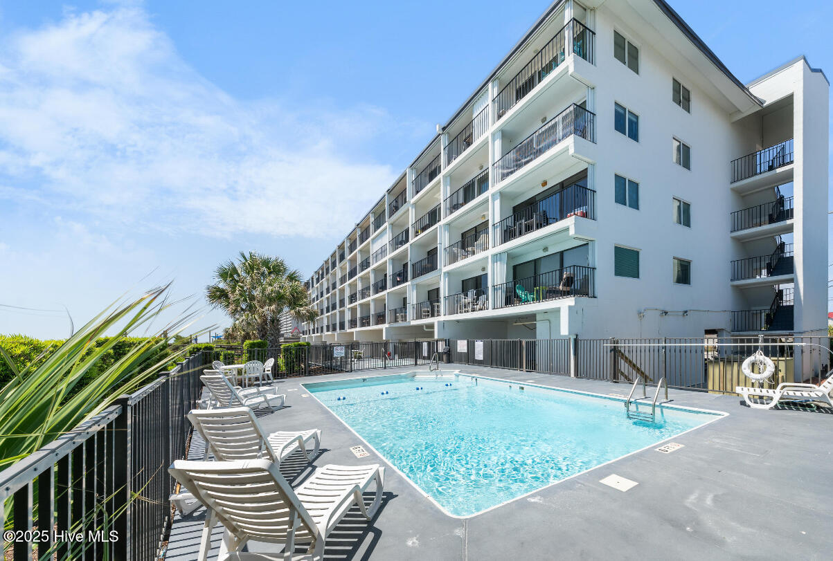 100490591 | Photo 57