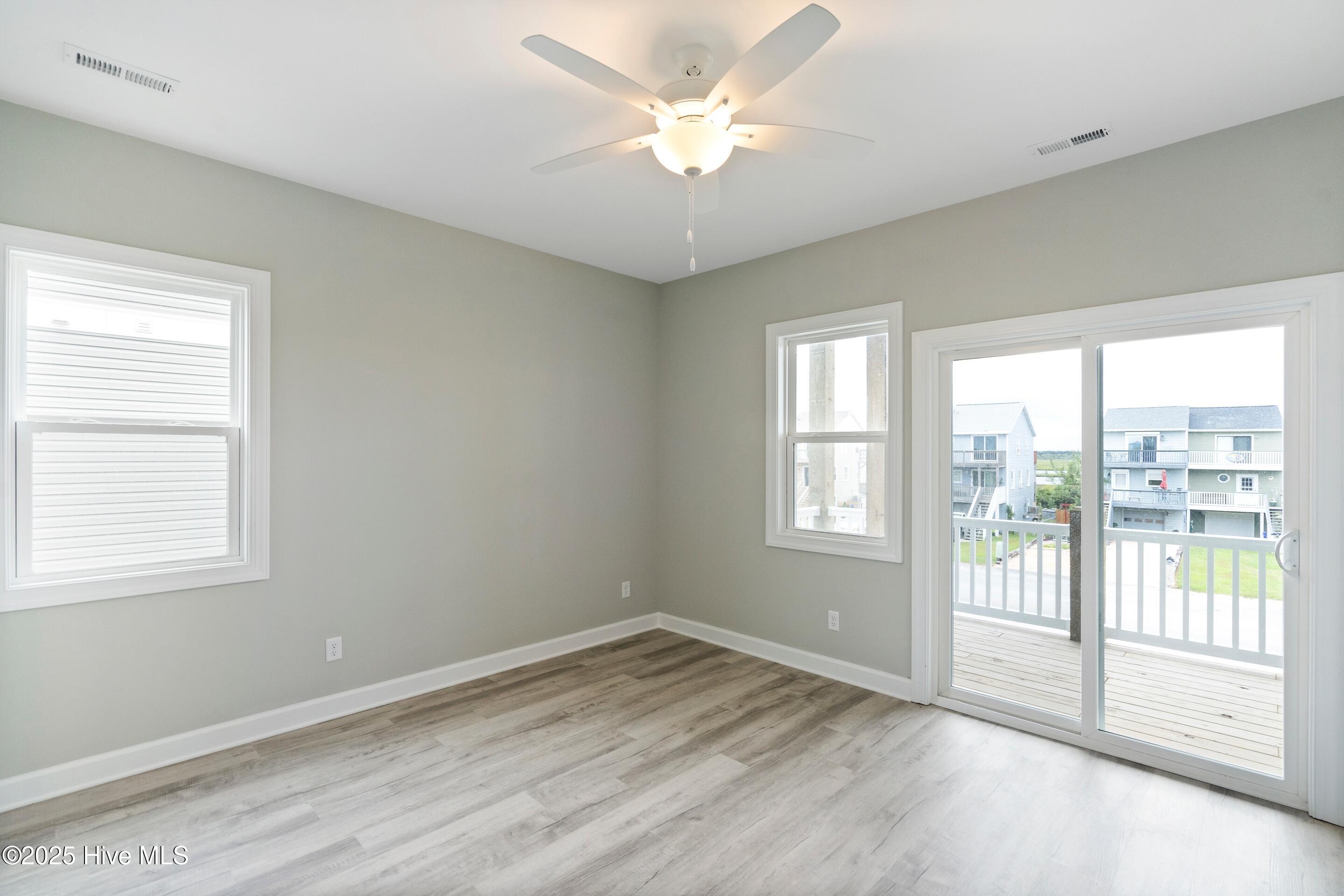 100525905 | Photo 17