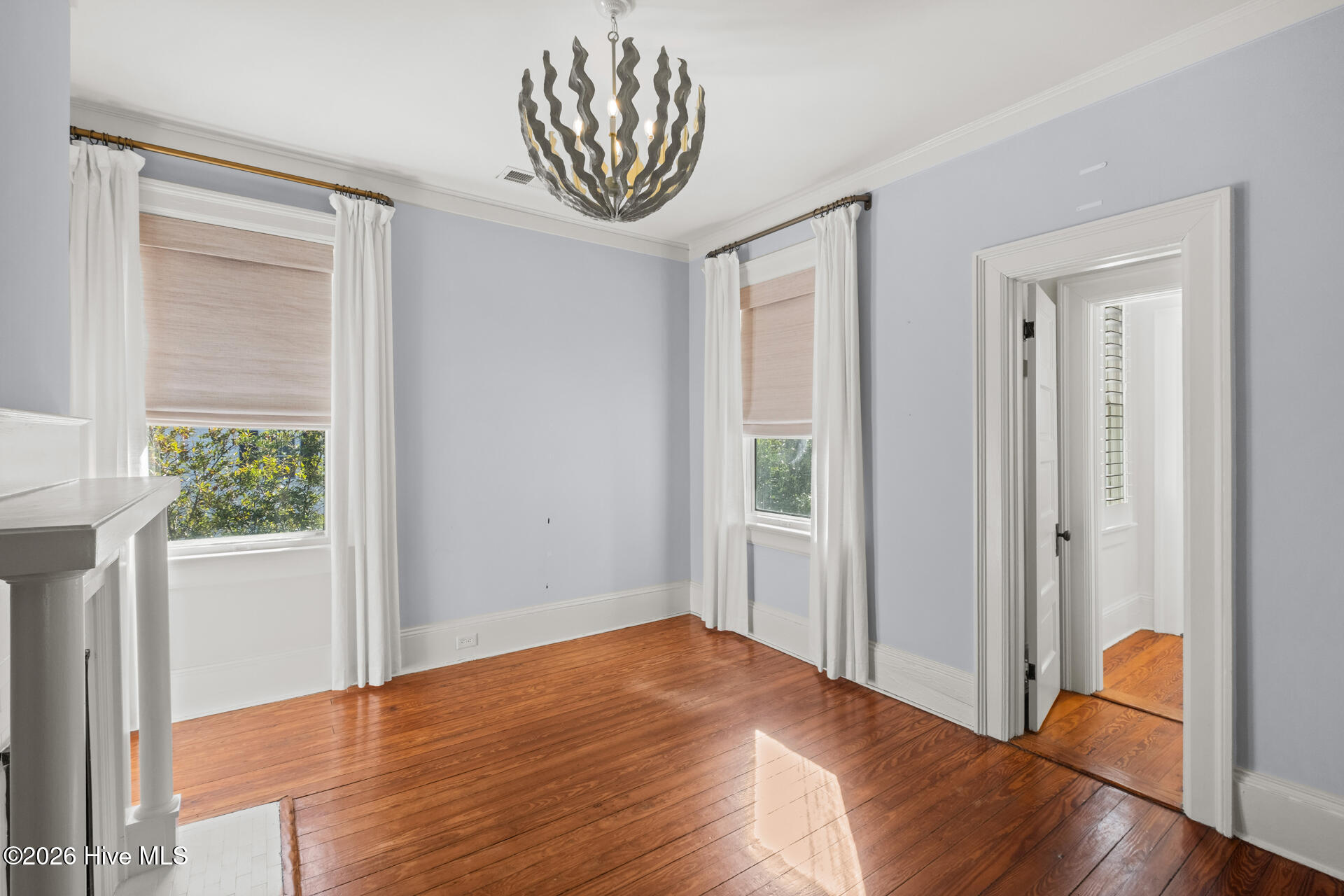 100556093 | Photo 37