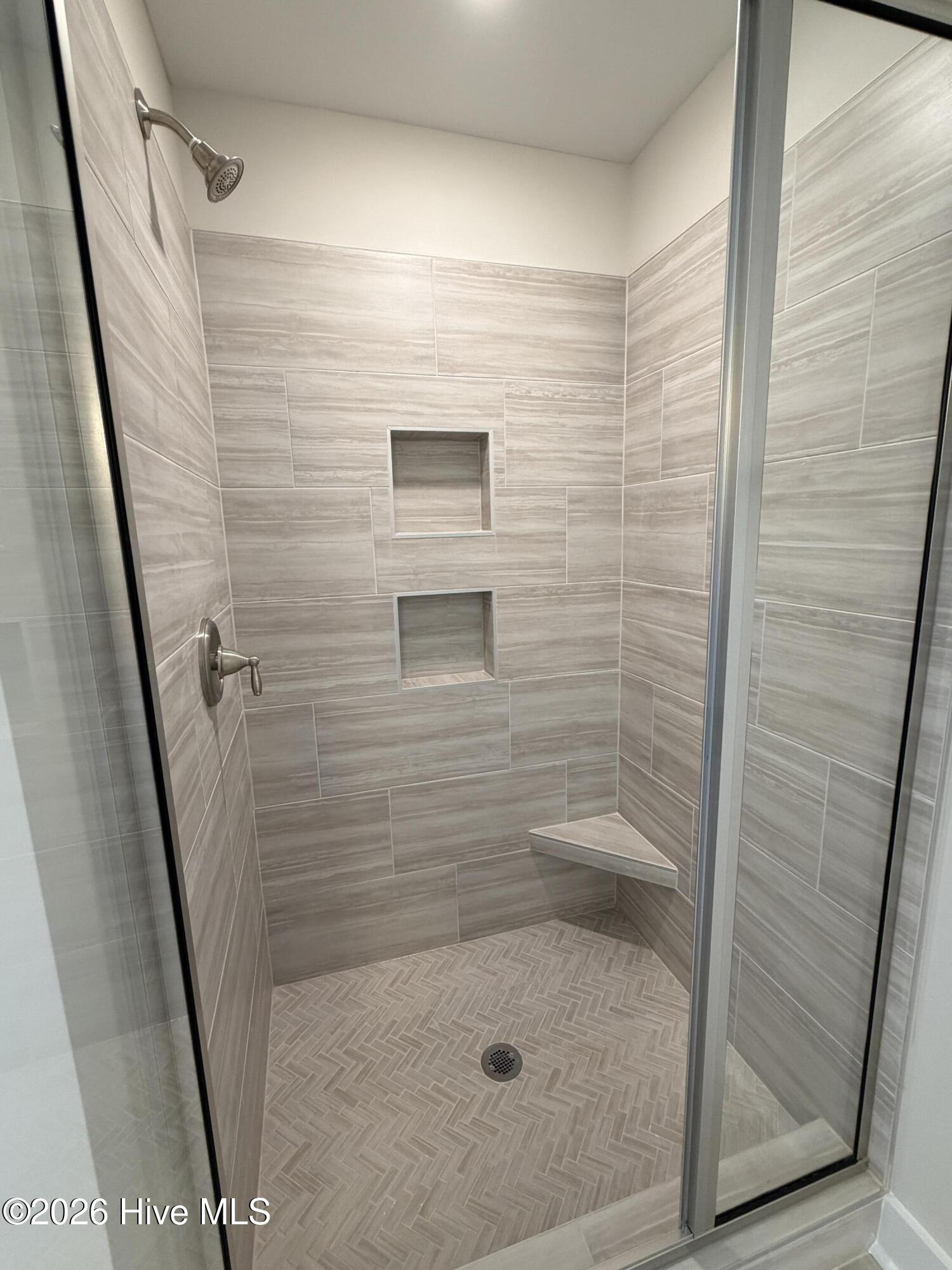 100542700 | Photo 17