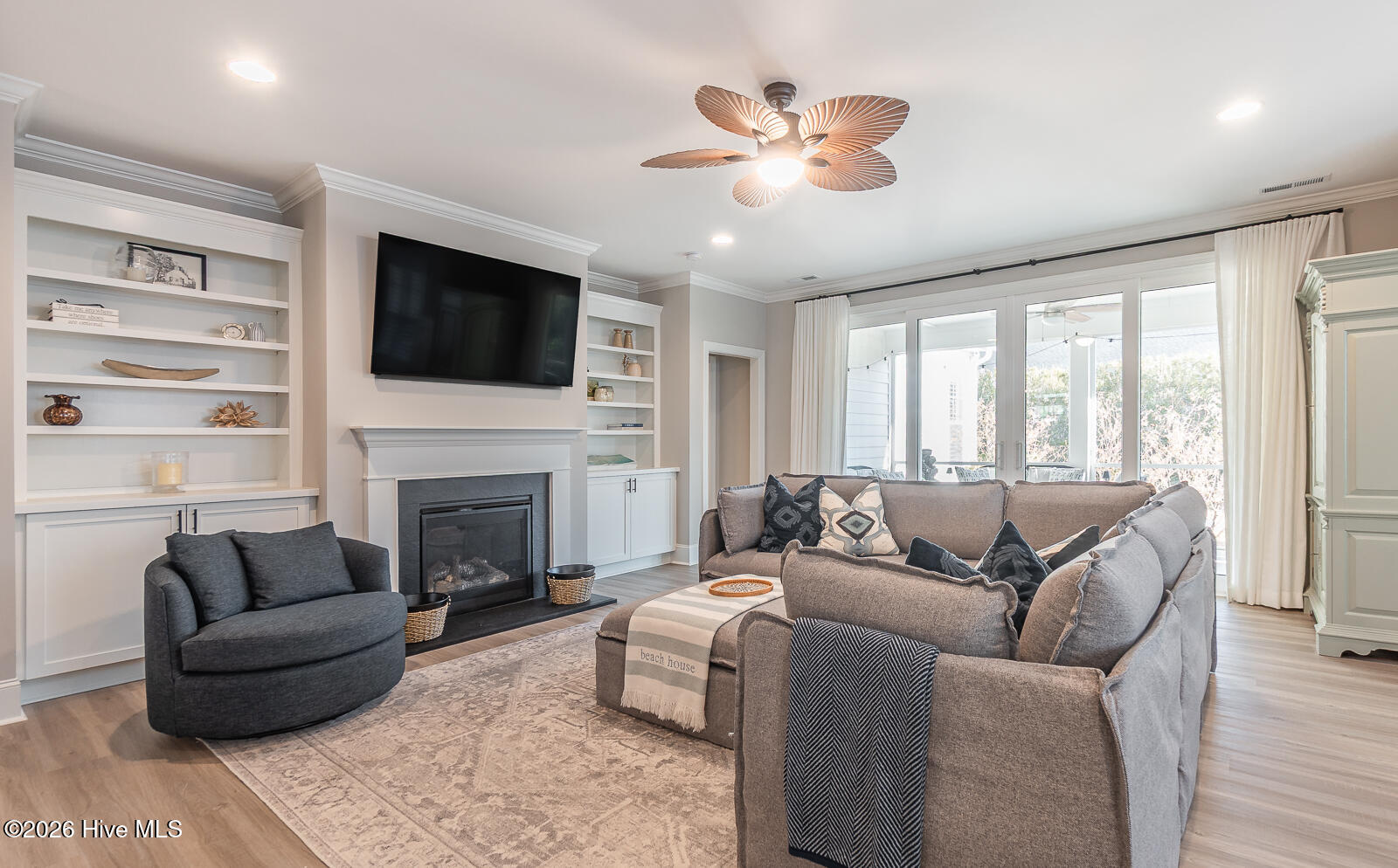 100555037 | Photo 18