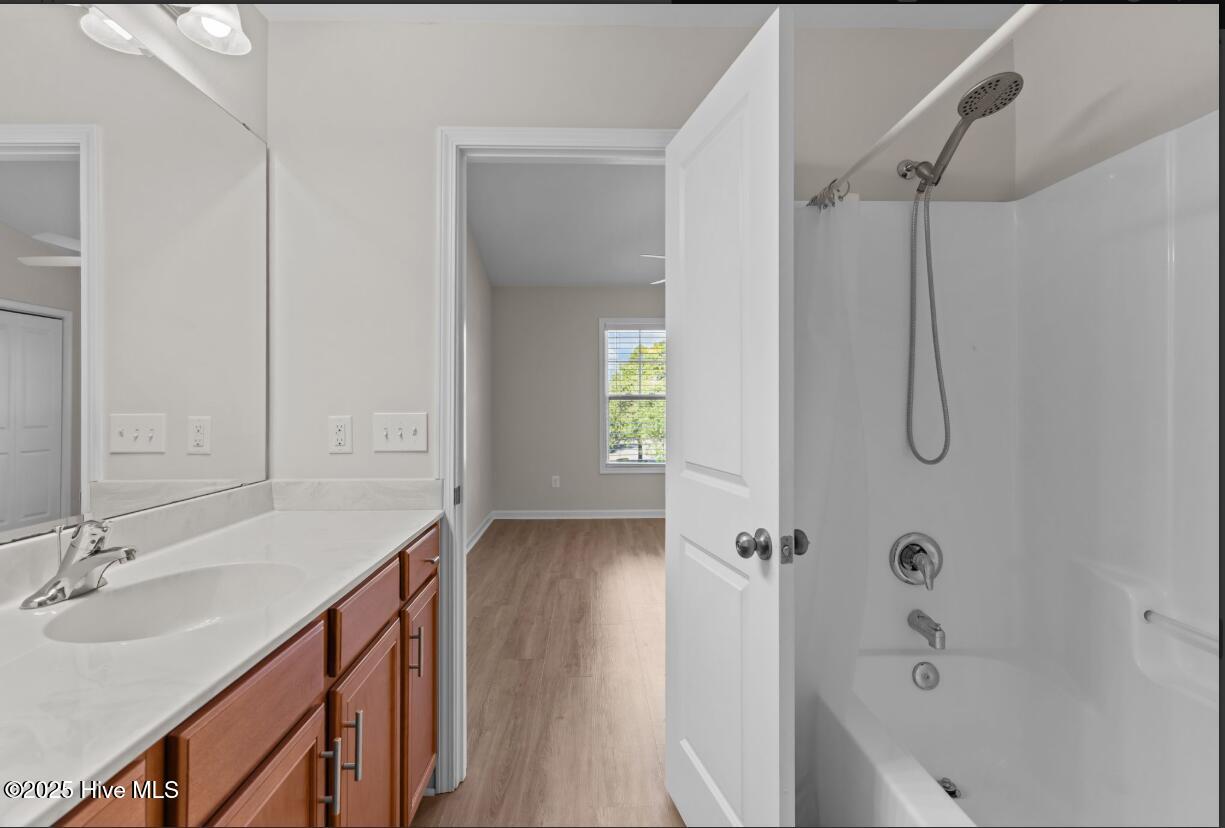 100544042 | Photo 12