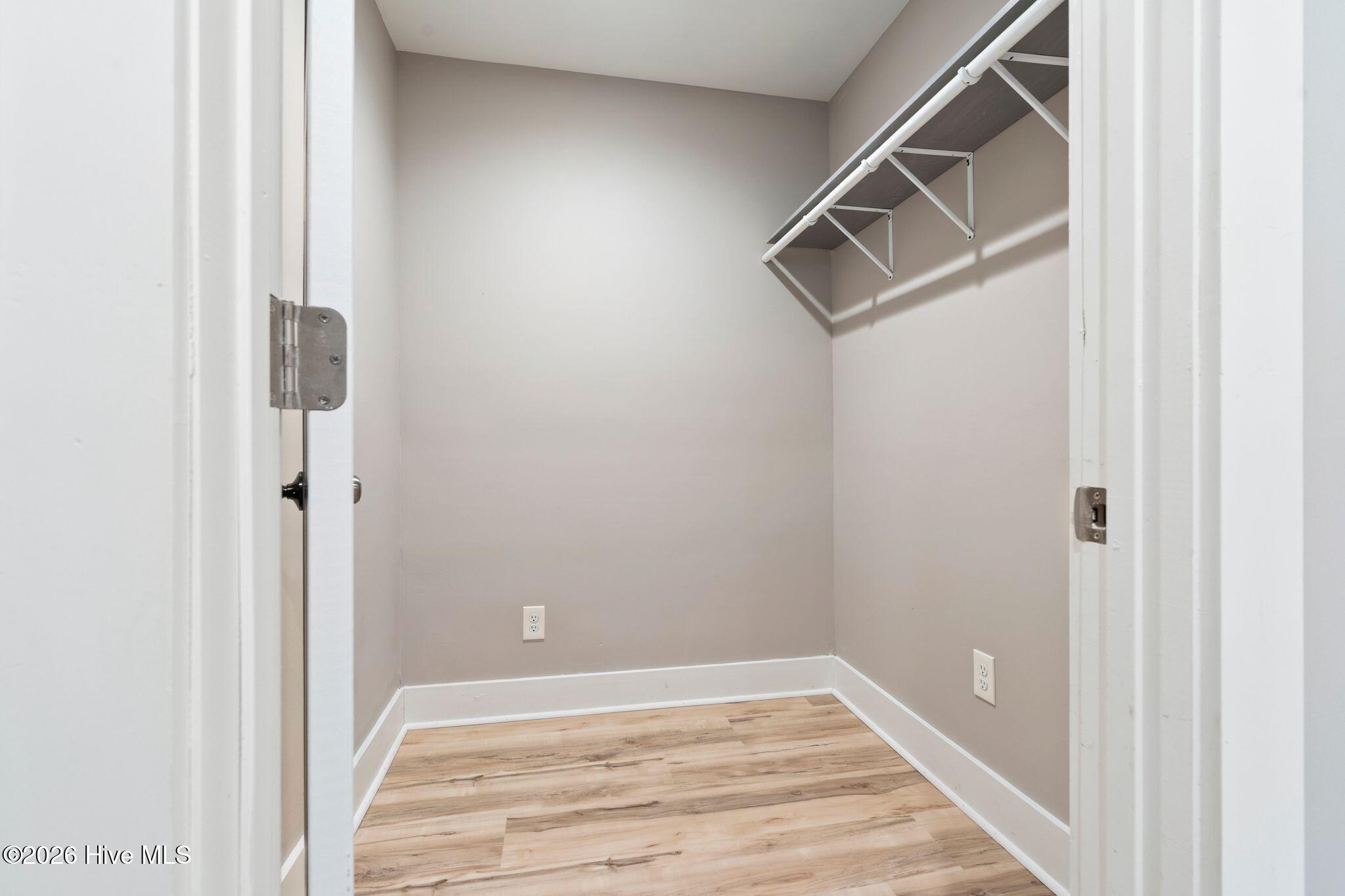 100554354 | Photo 32