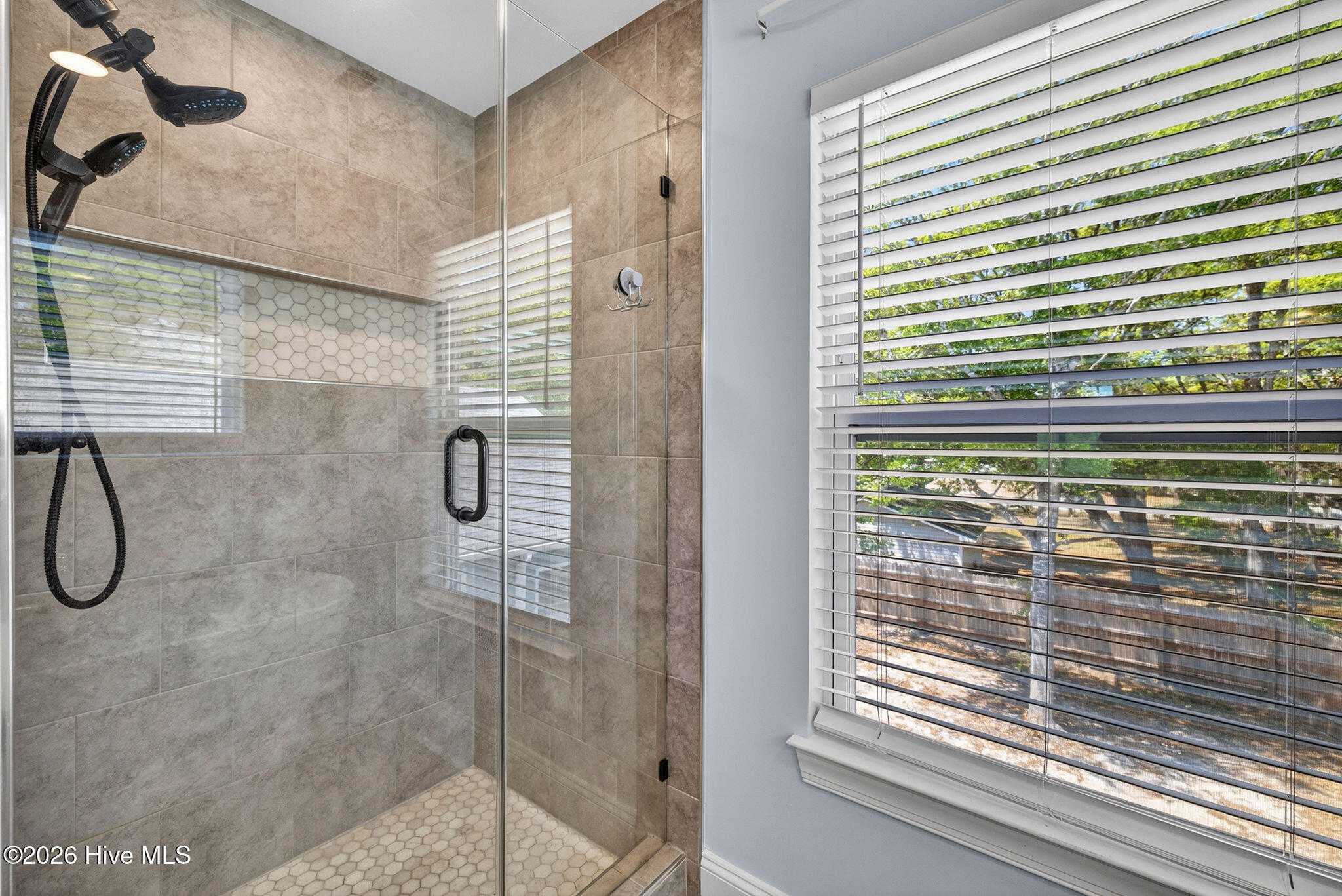 100570587 | Photo 39