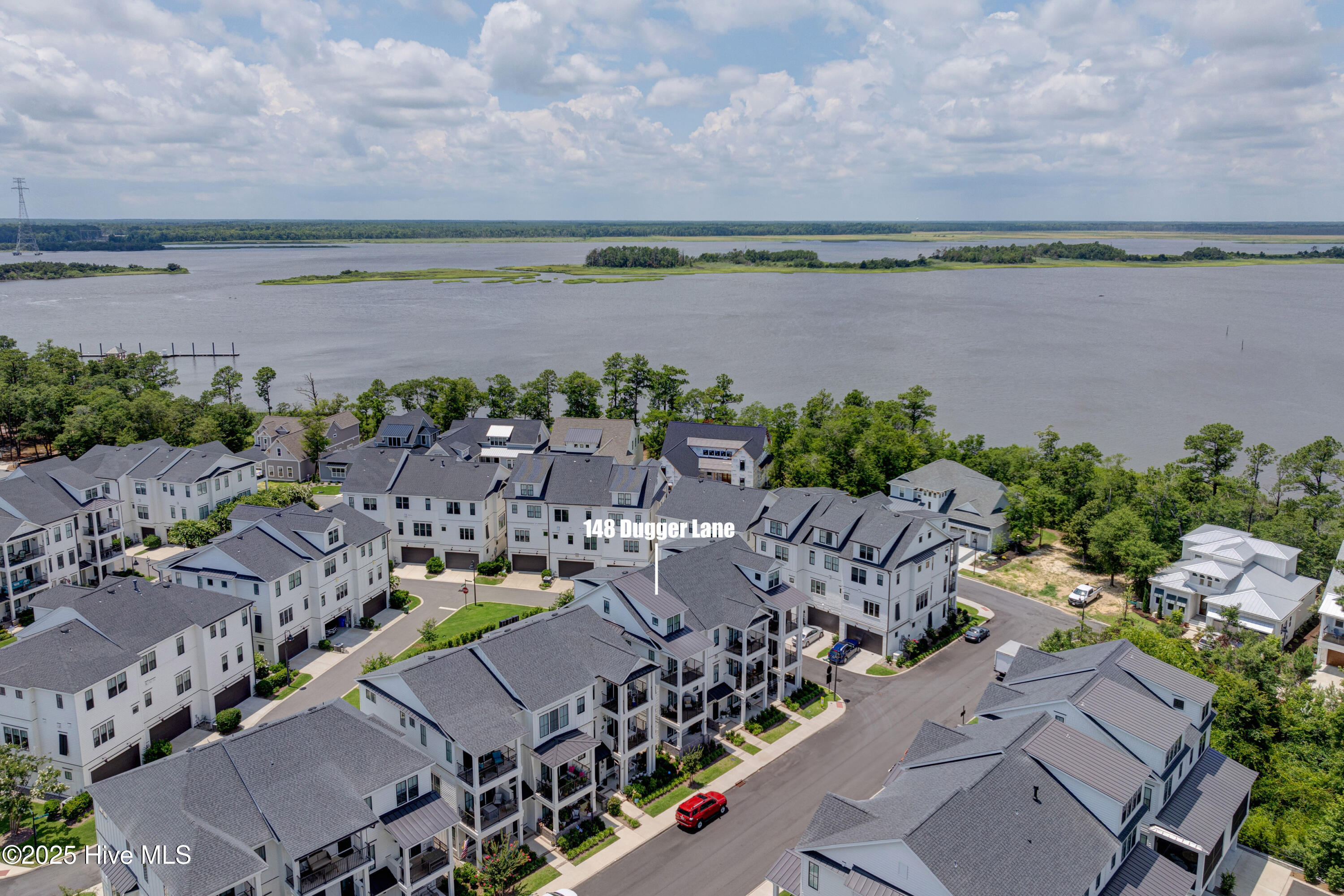 100556960 | Photo 33