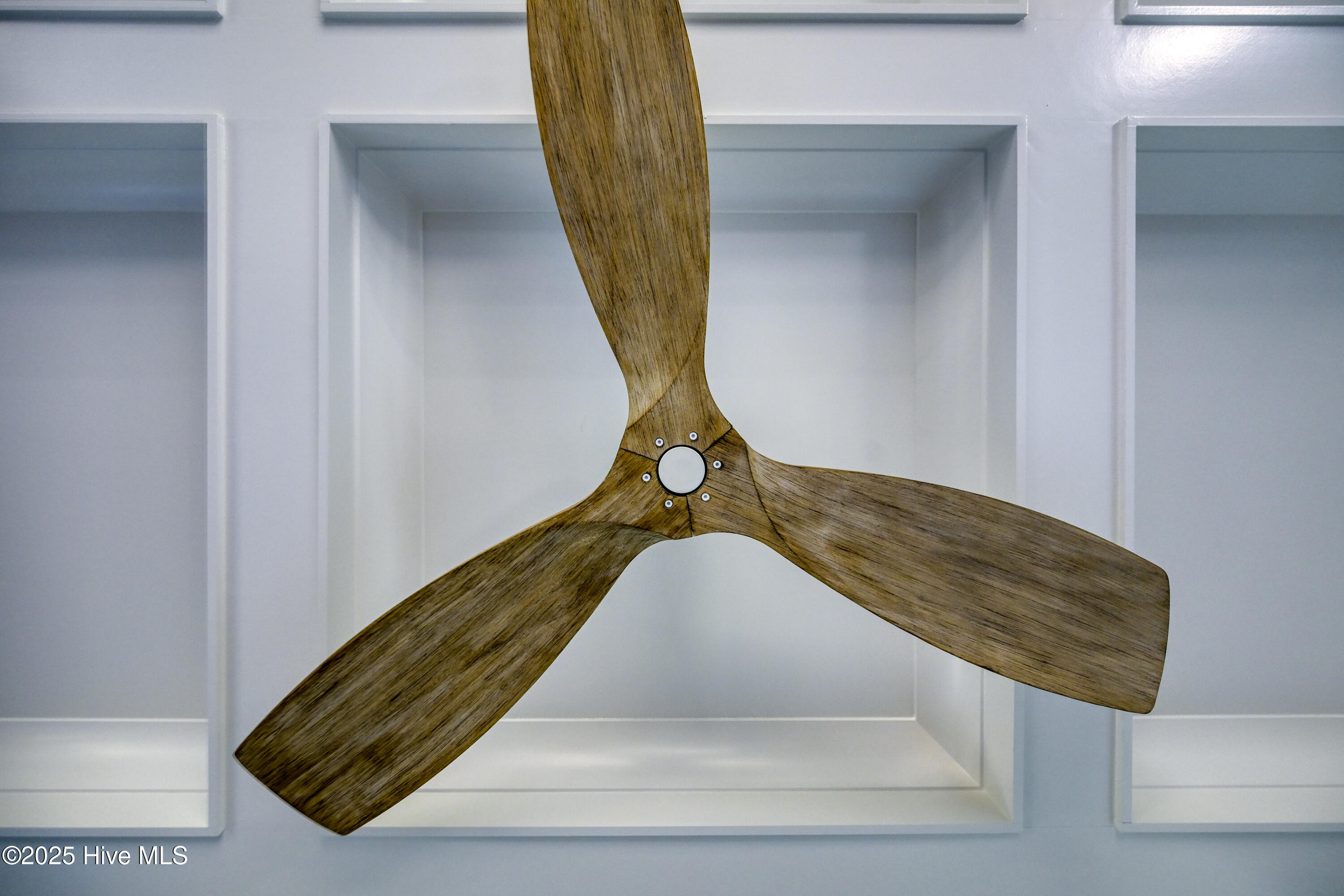 100516070 | Photo 42