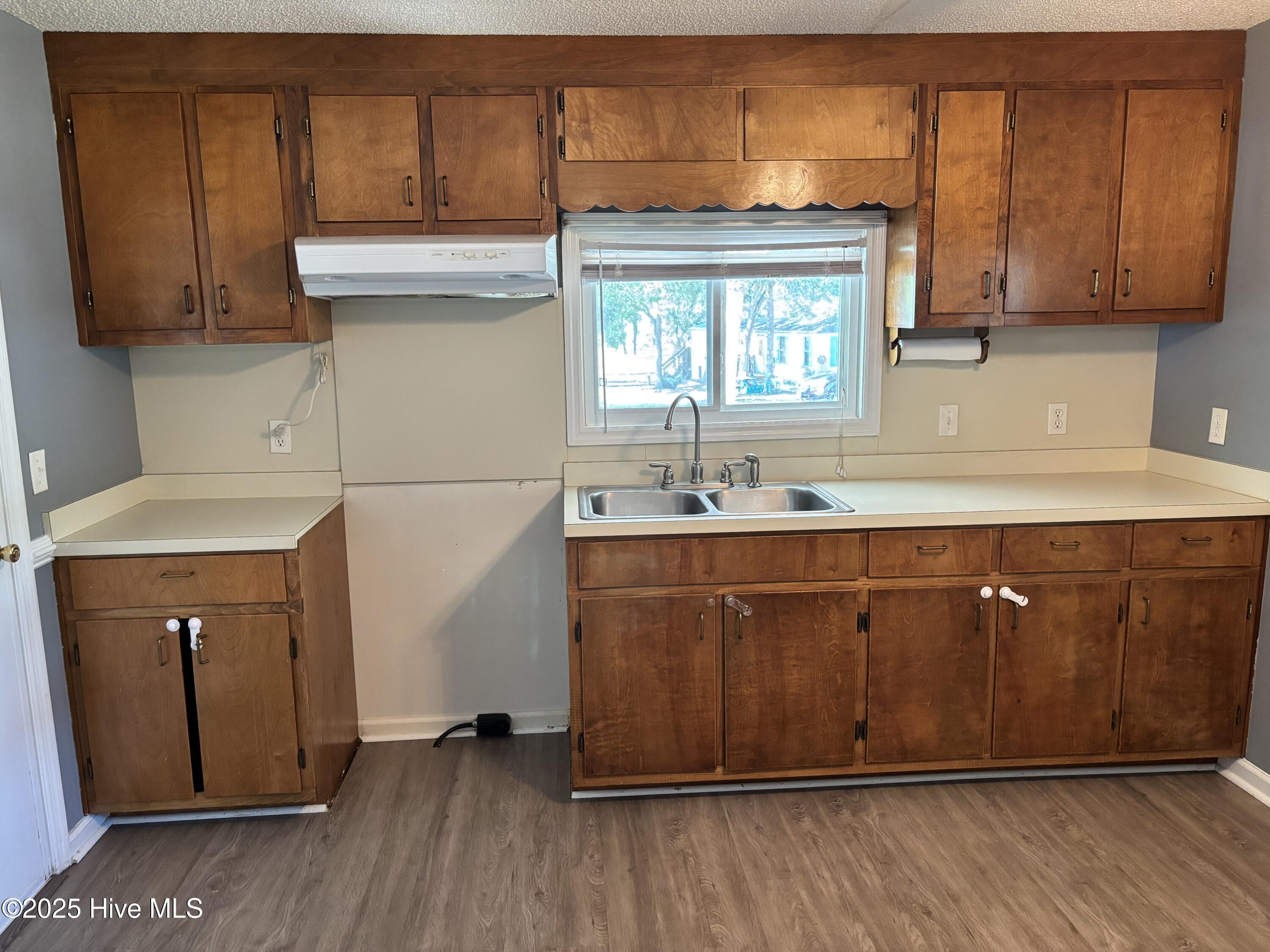 100514950 | Photo 10