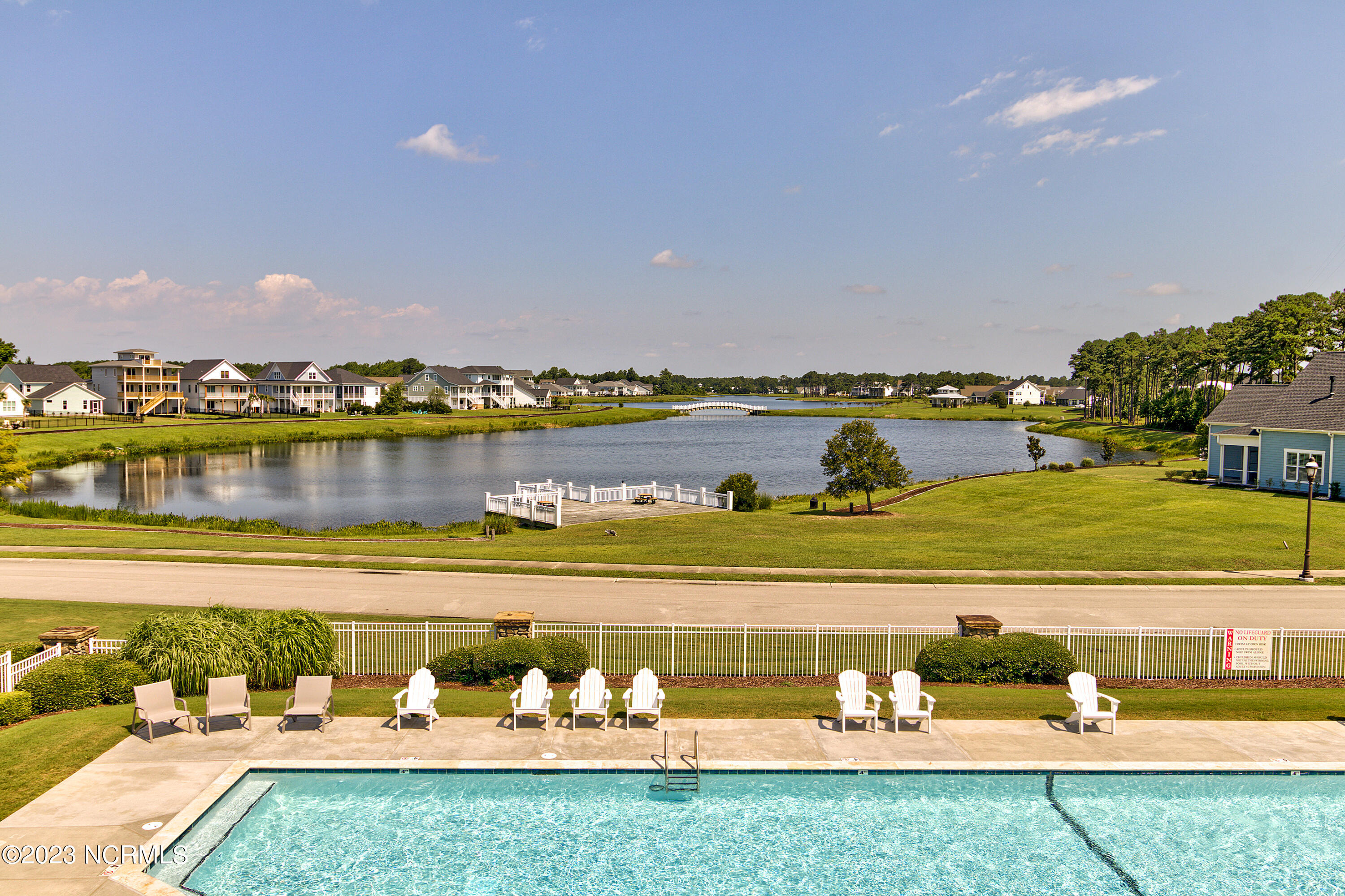 100562014 | Photo 33