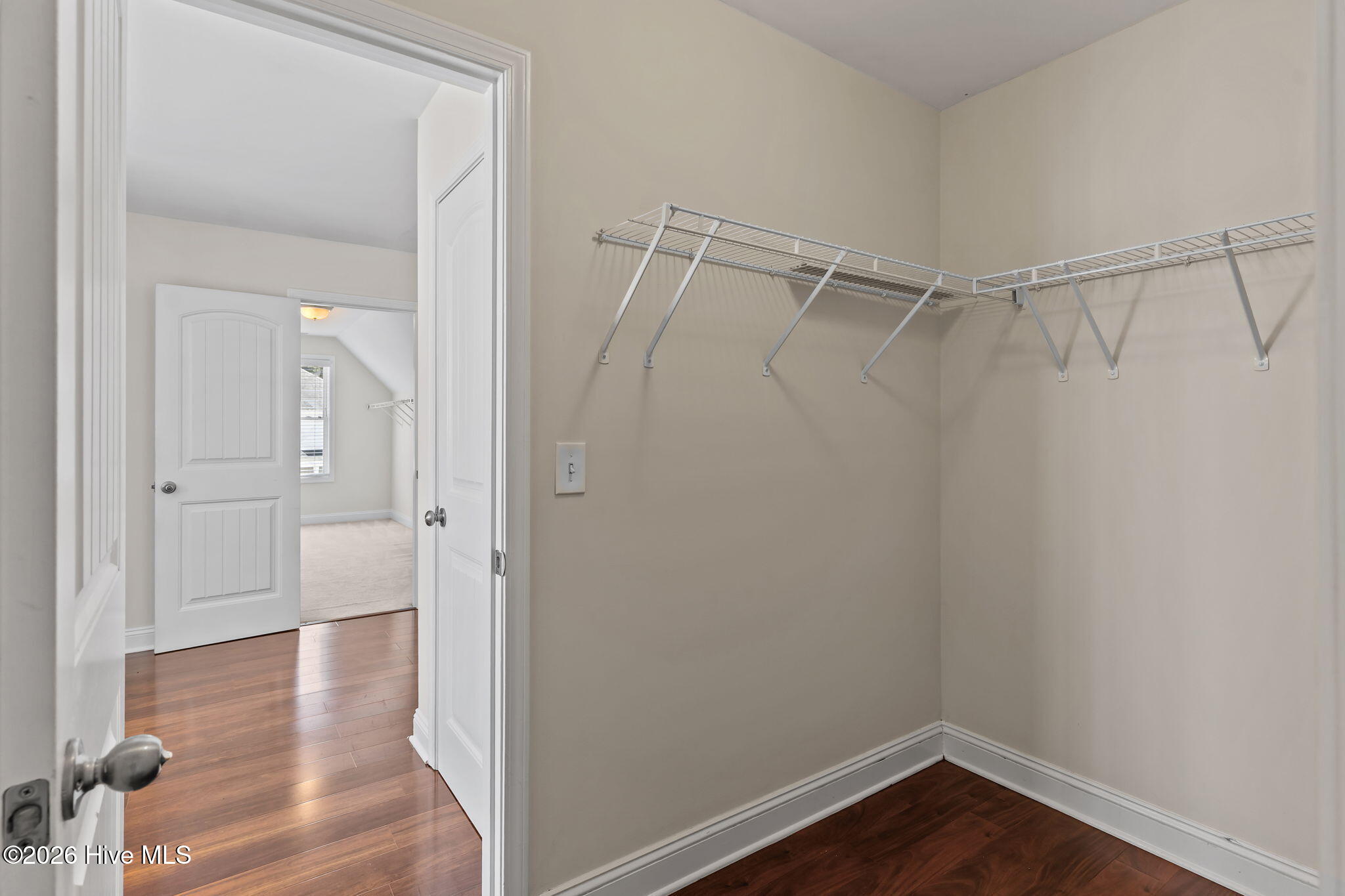 100560294 | Photo 39