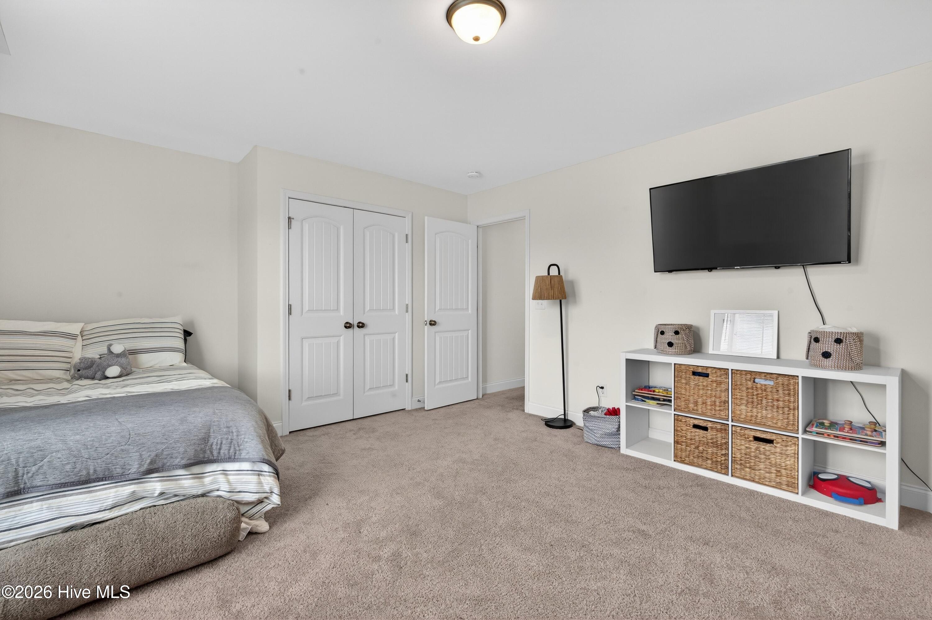 100565414 | Photo 38