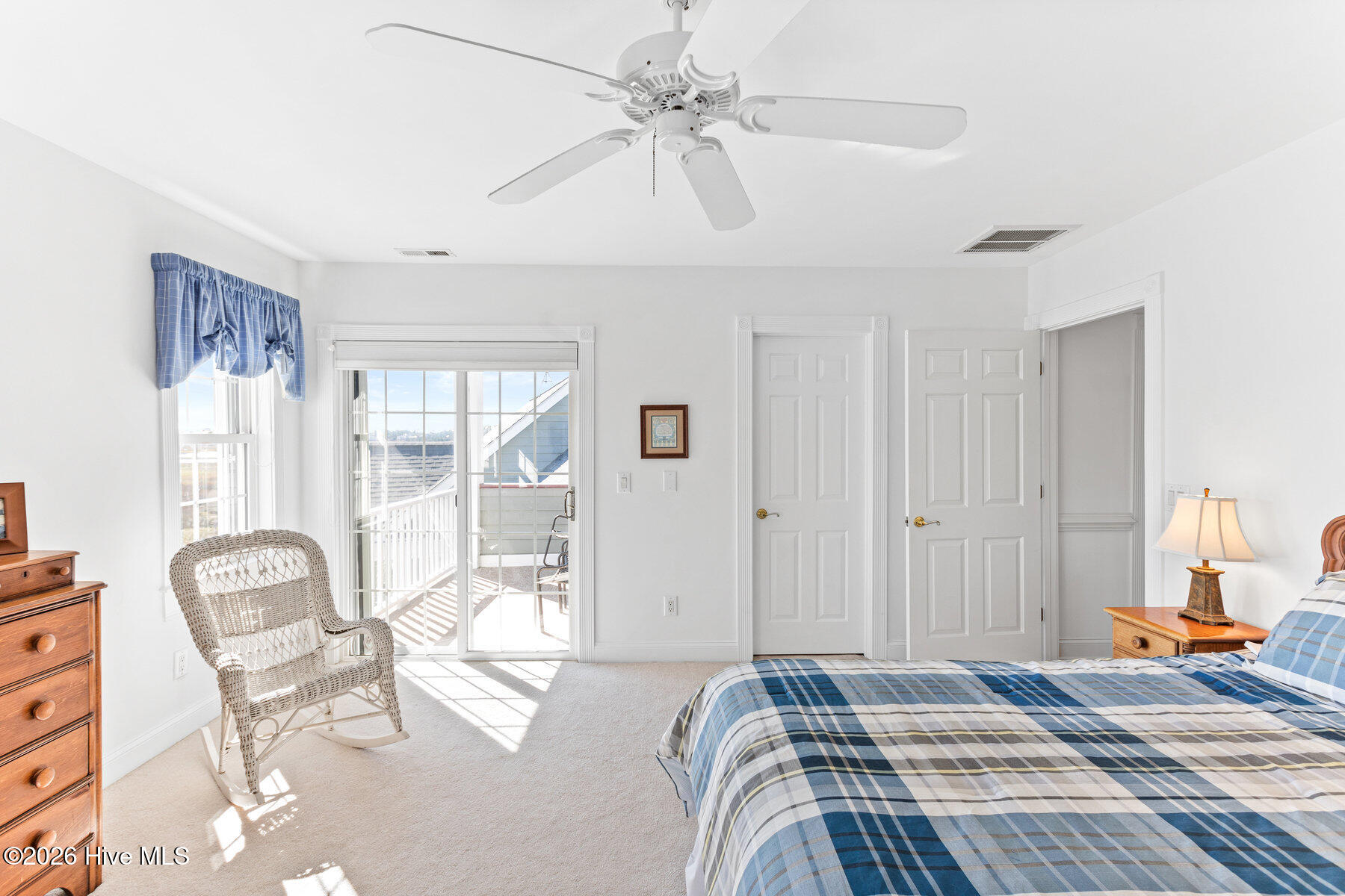 100558042 | Photo 49