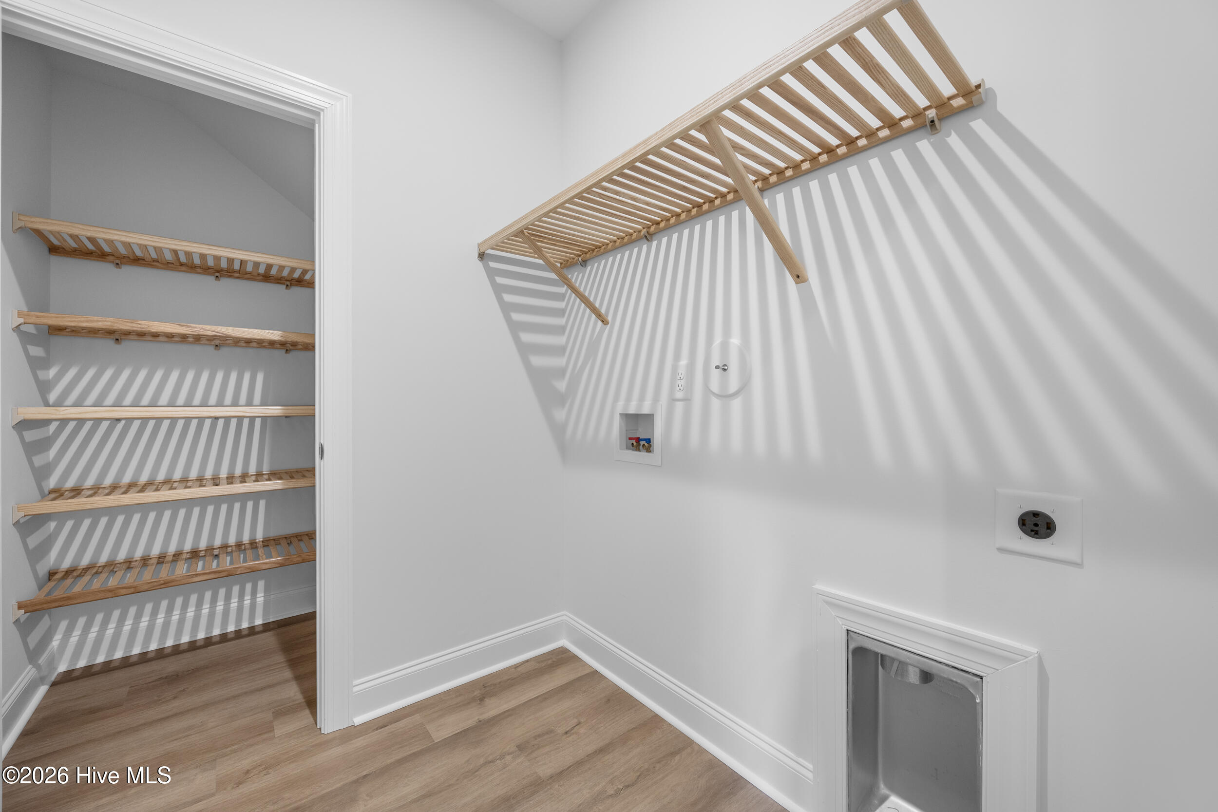 100527053 | Photo 21