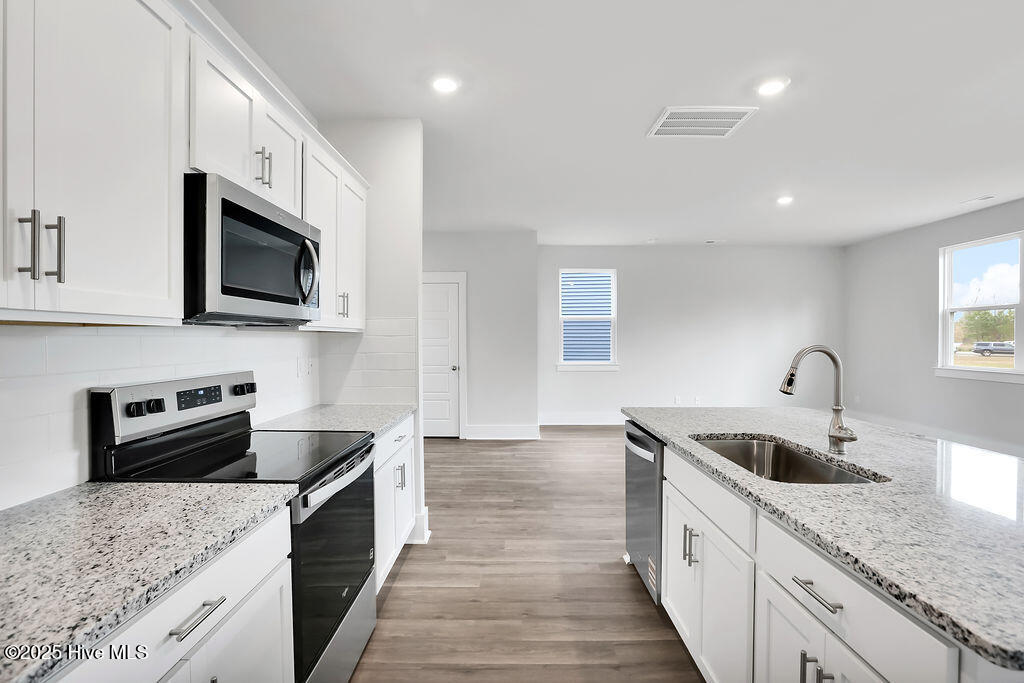 100531836 | Photo 13