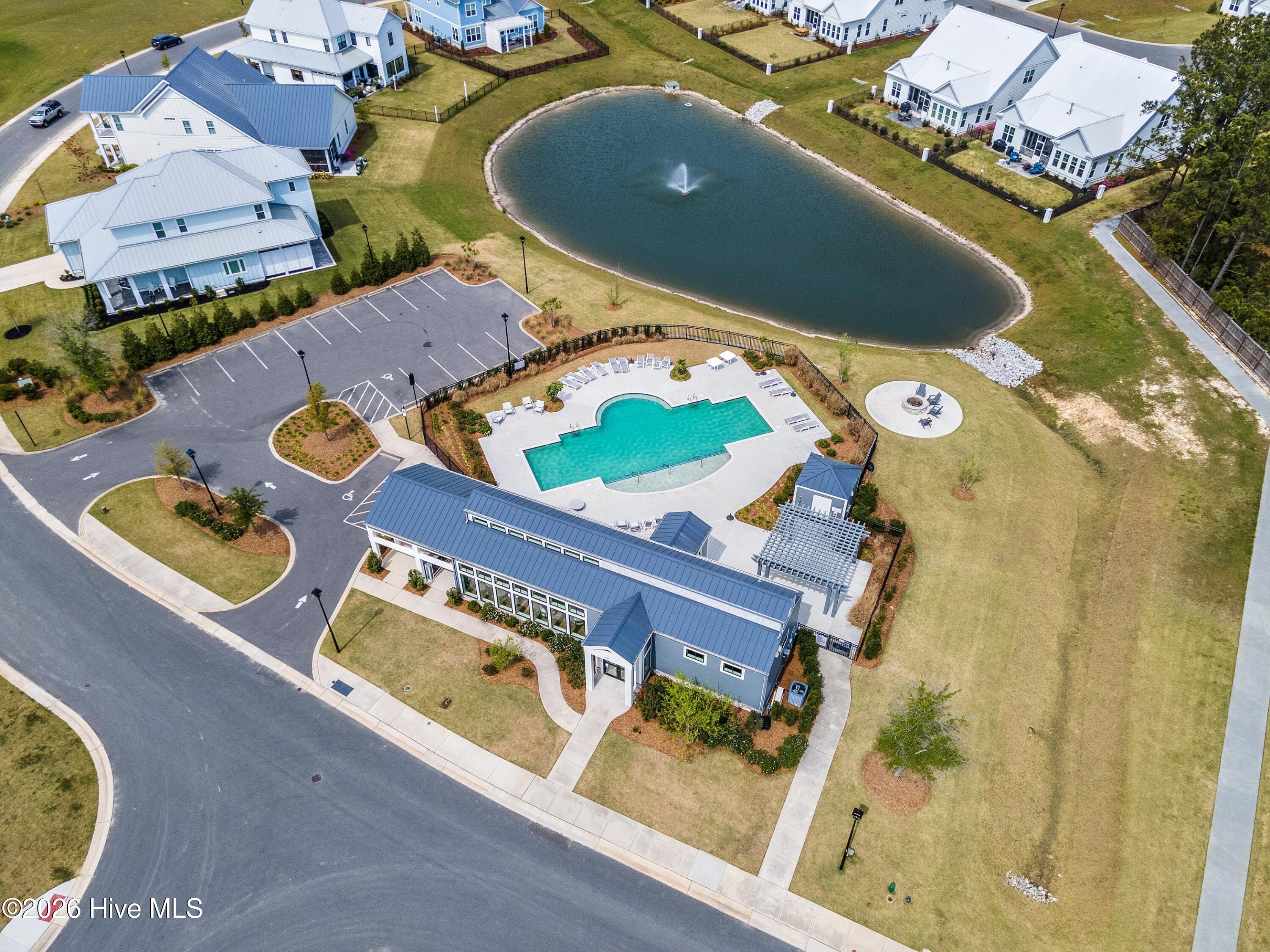 100546830 | Photo 81