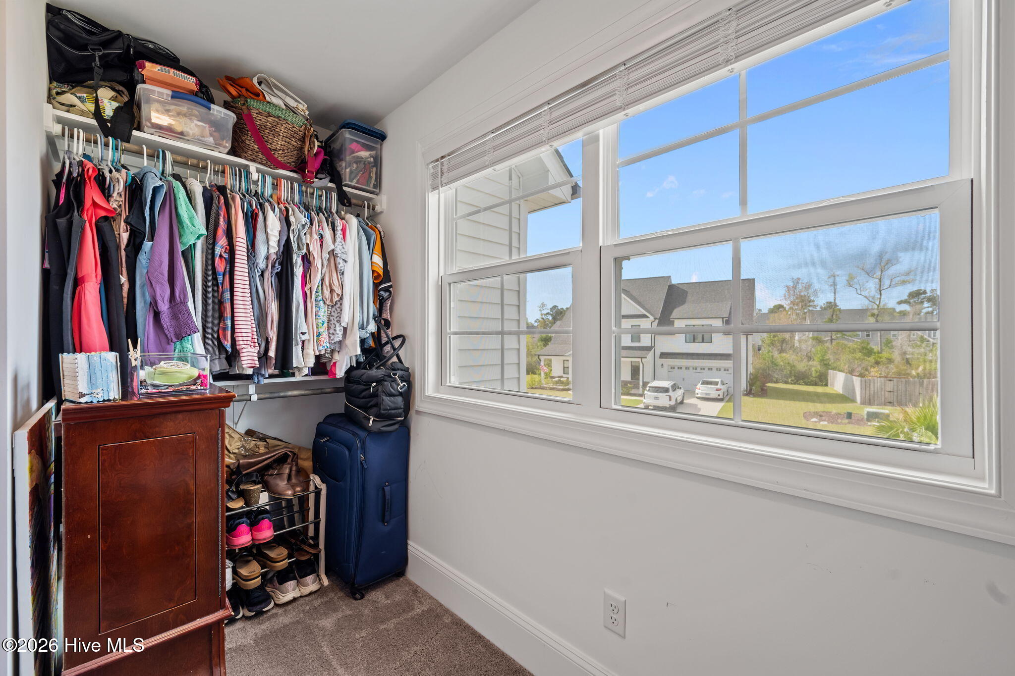 100564361 | Photo 36