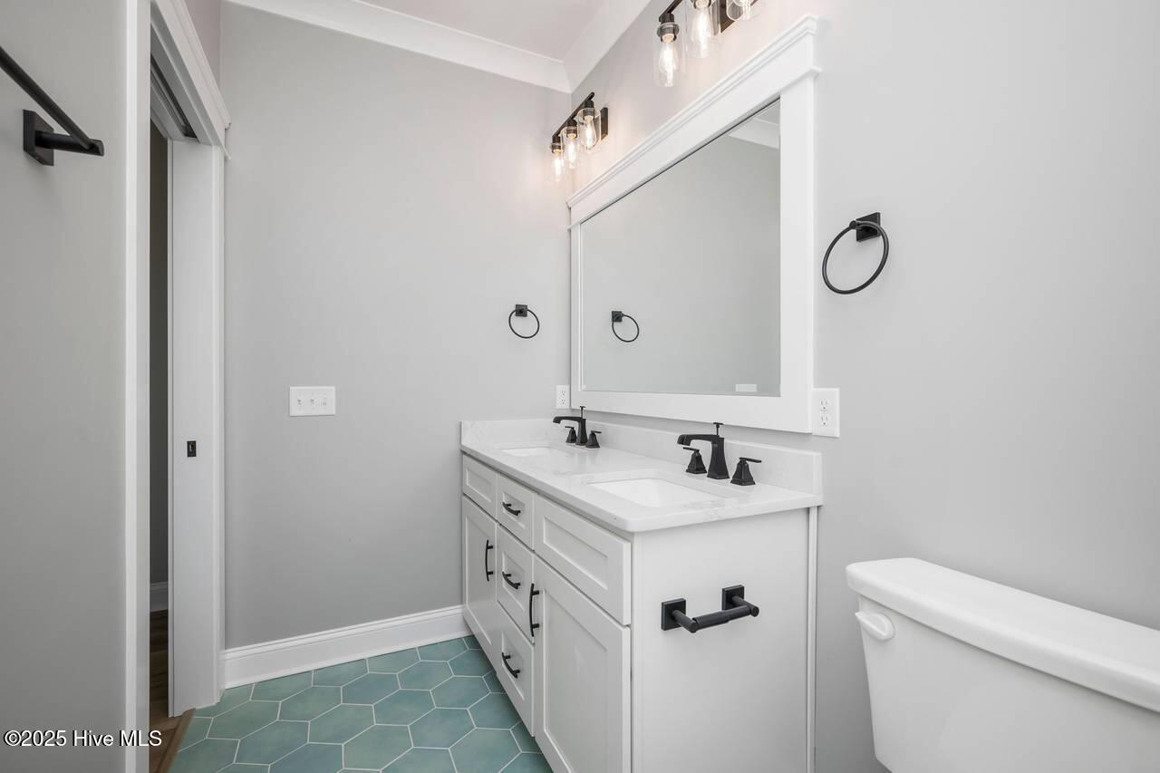 100527522 | Photo 66