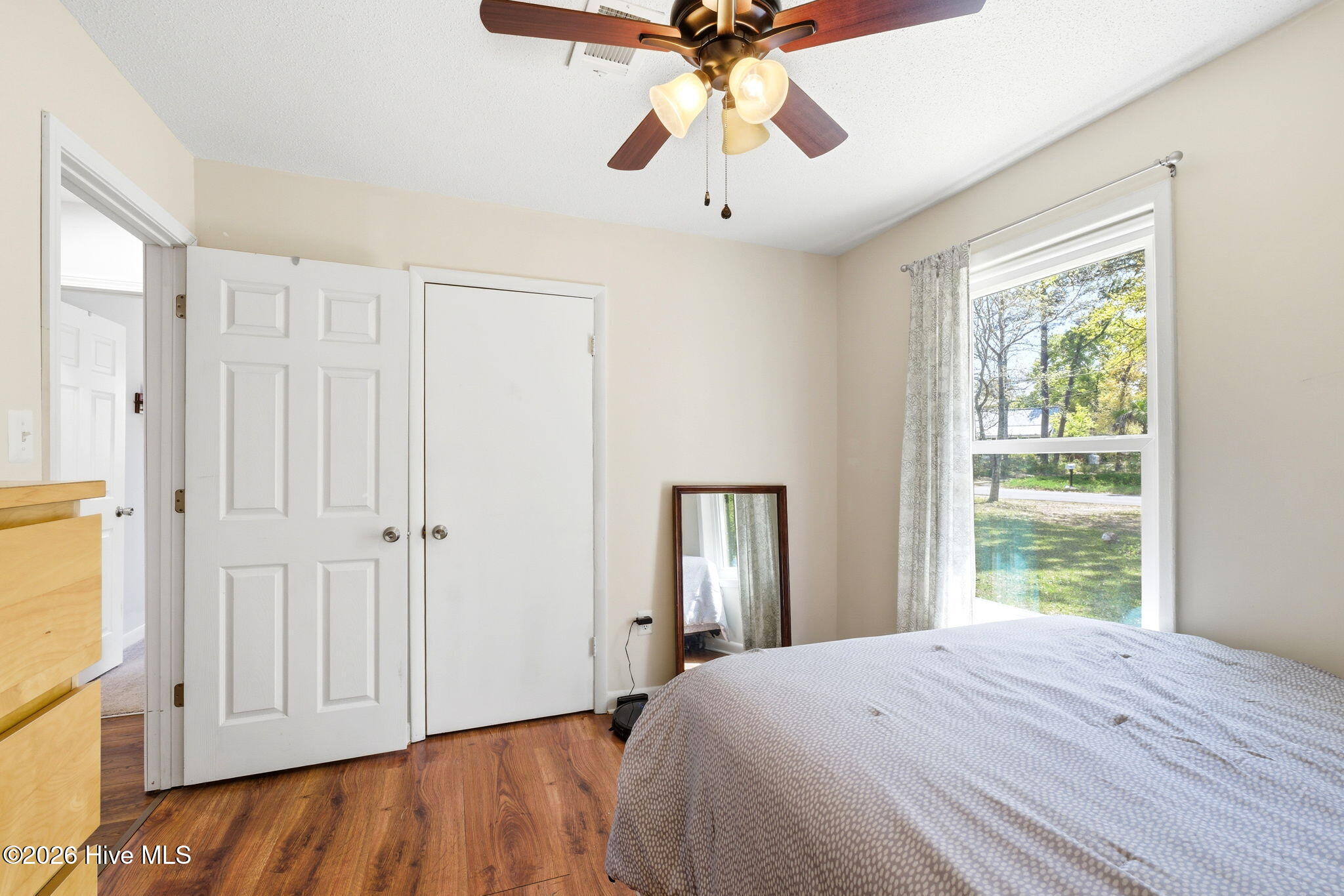 100564618 | Photo 40