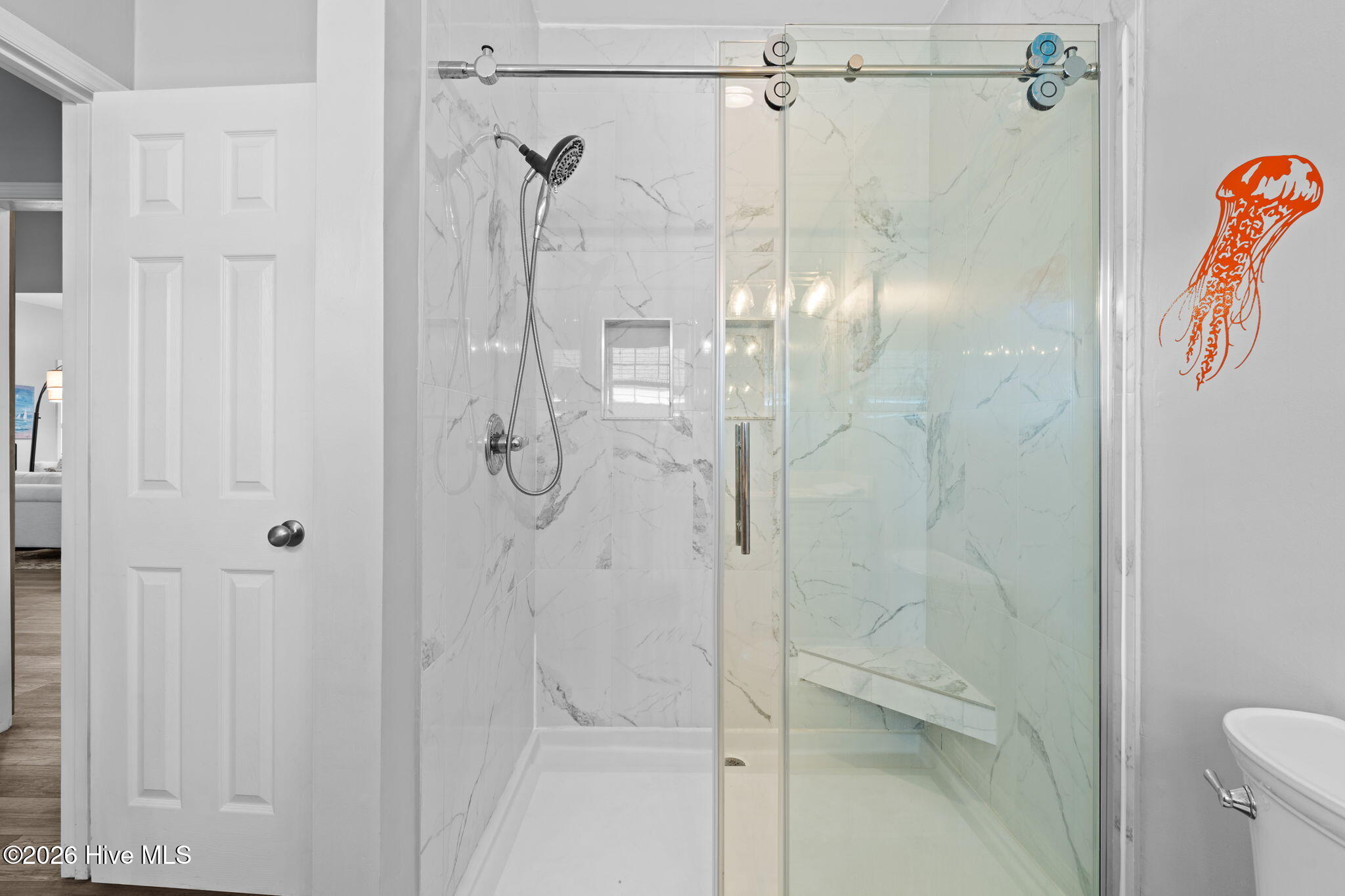 100563931 | Photo 40