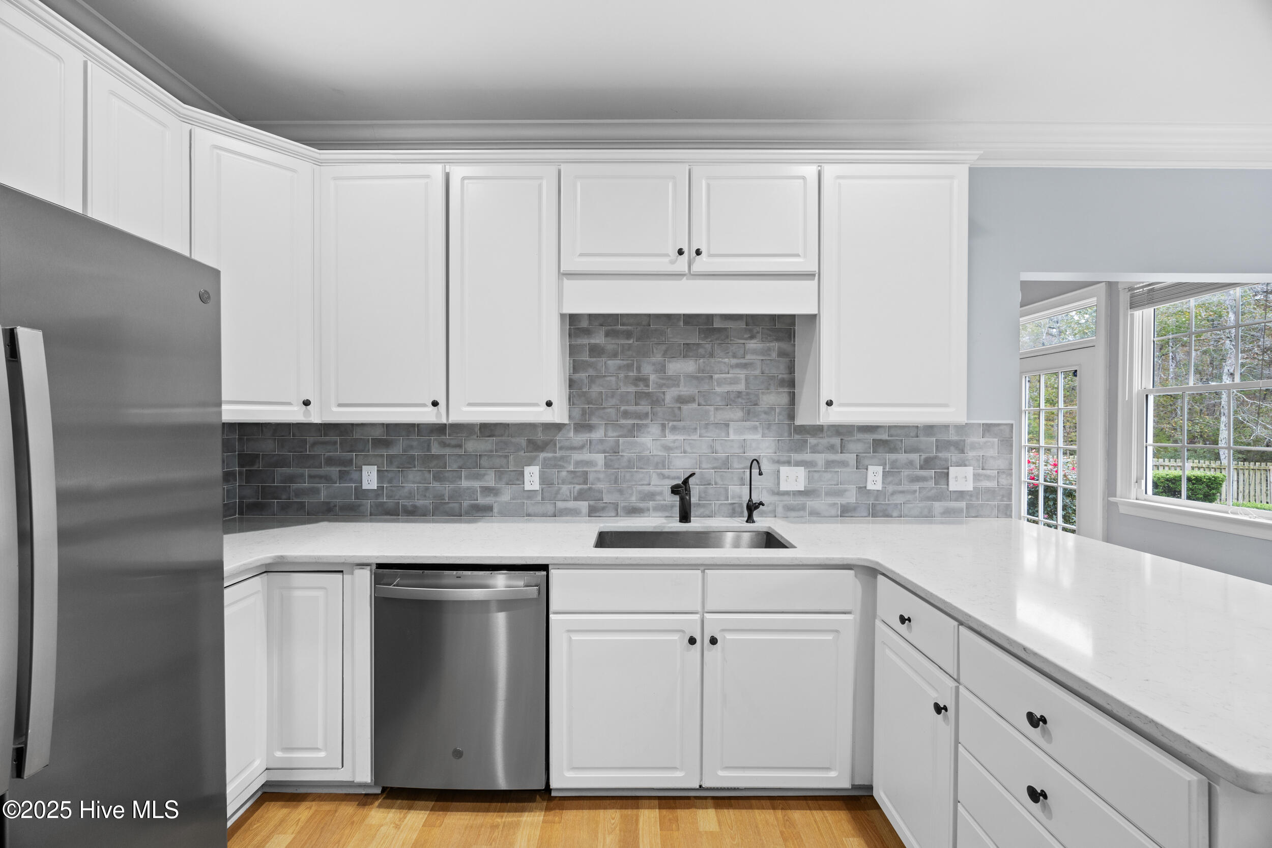 100538720 | Photo 23