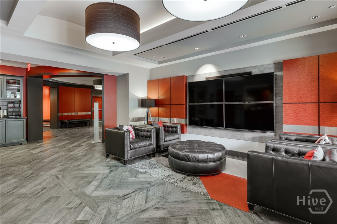 250 W Broad Street 801