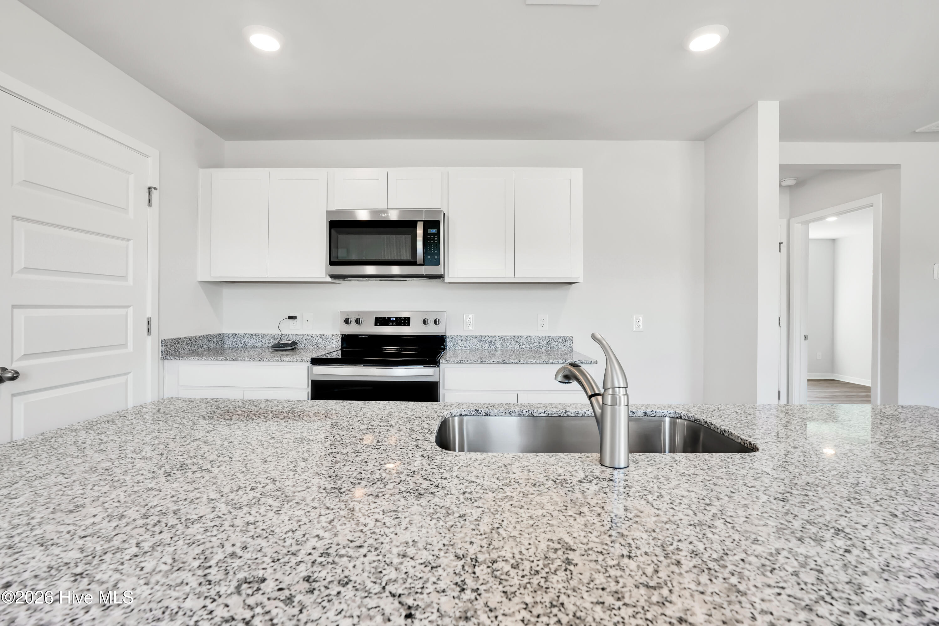 100545392 | Photo 28