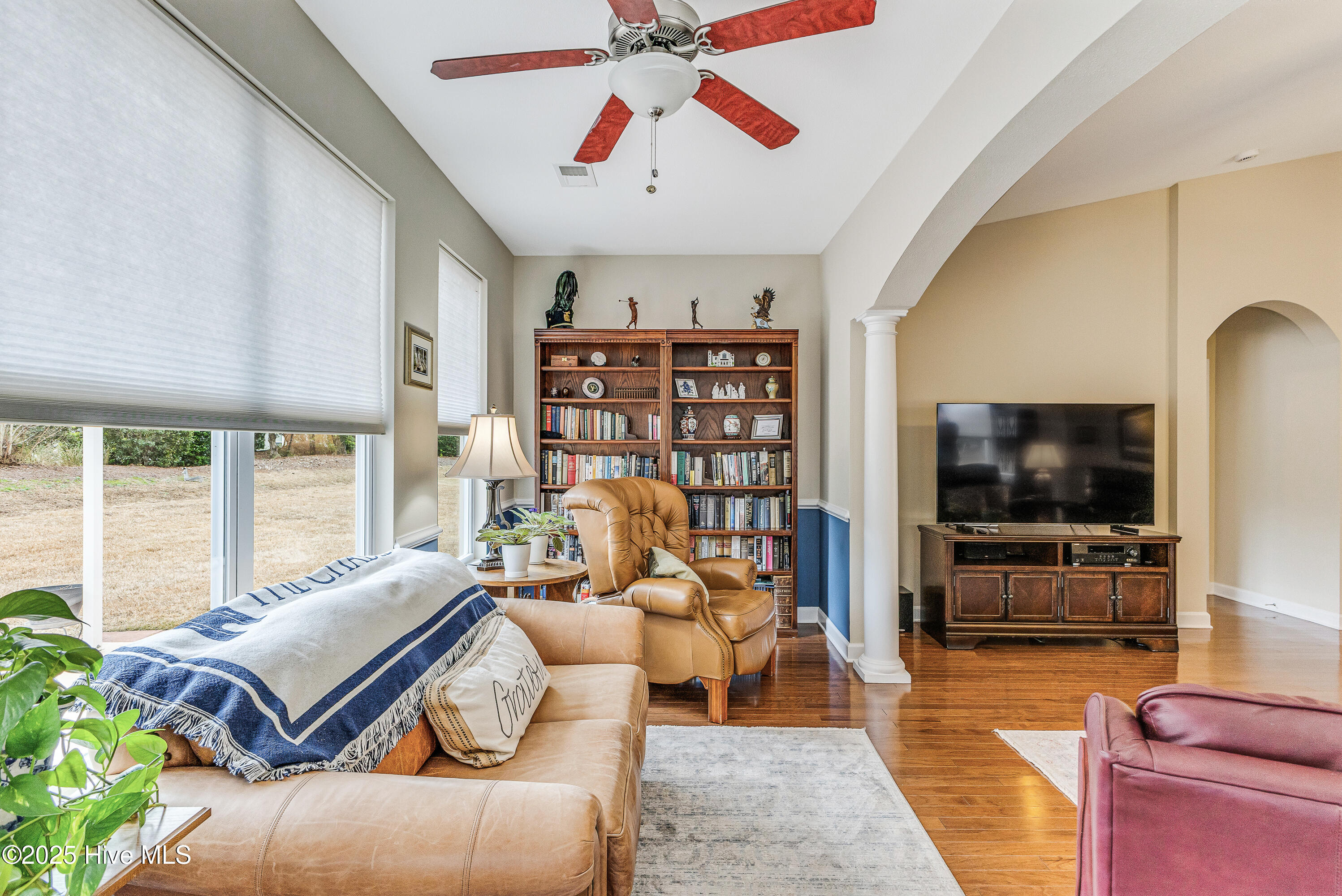 100547221 | Photo 11