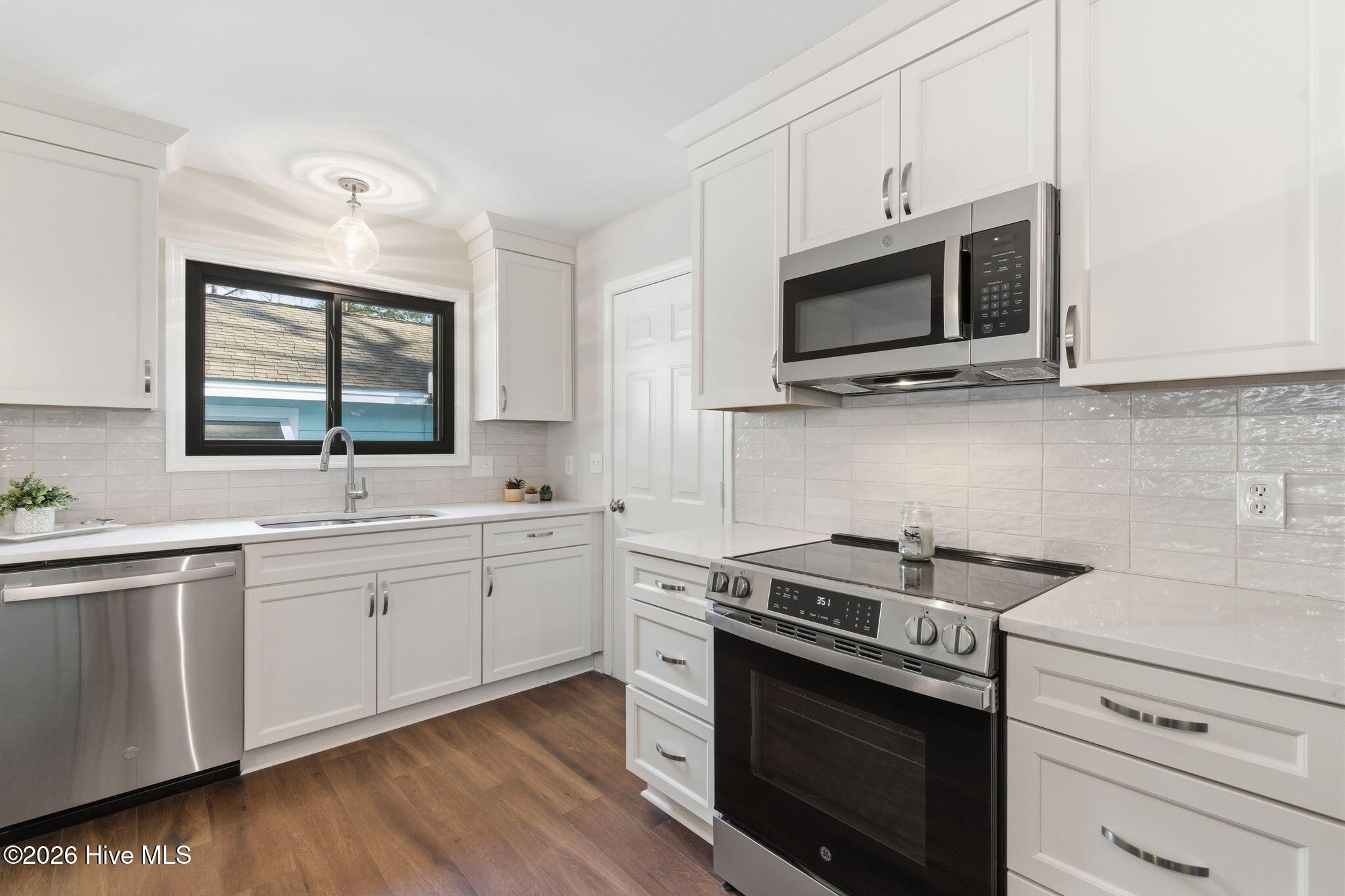 100555481 | Photo 21