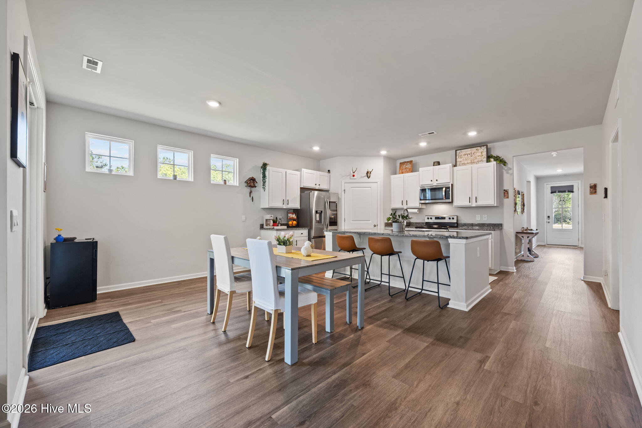 100564273 | Photo 11