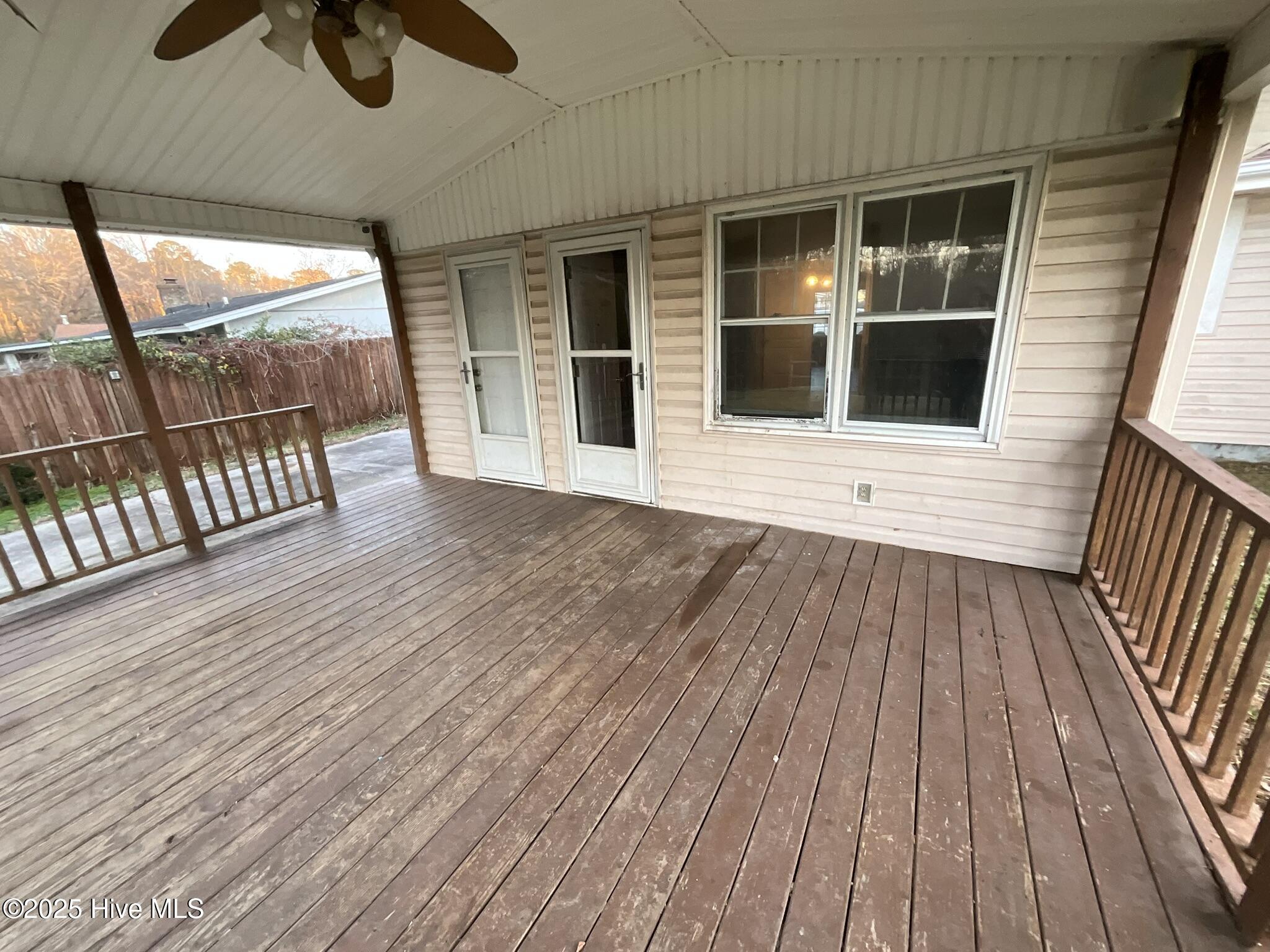 100546587 | Photo 19