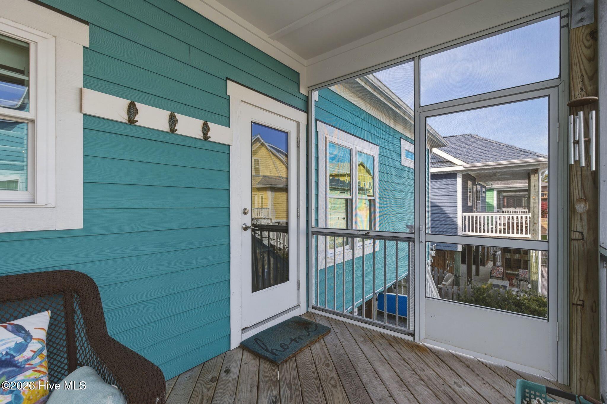 100562049 | Photo 52