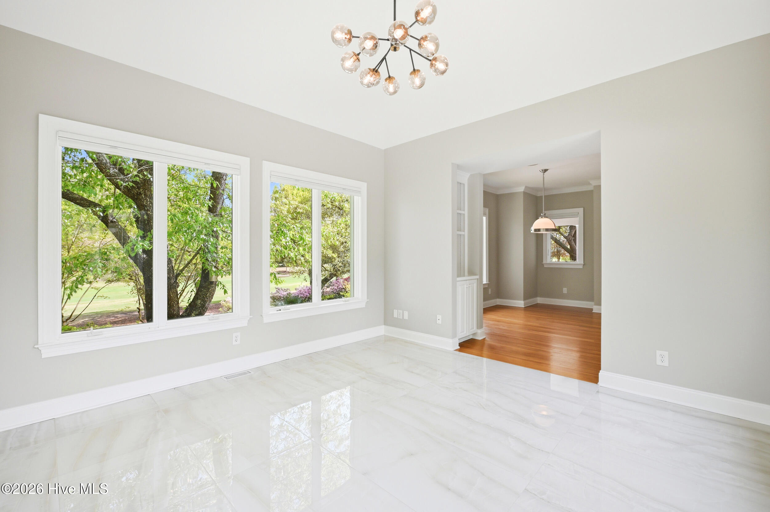 100566149 | Photo 13