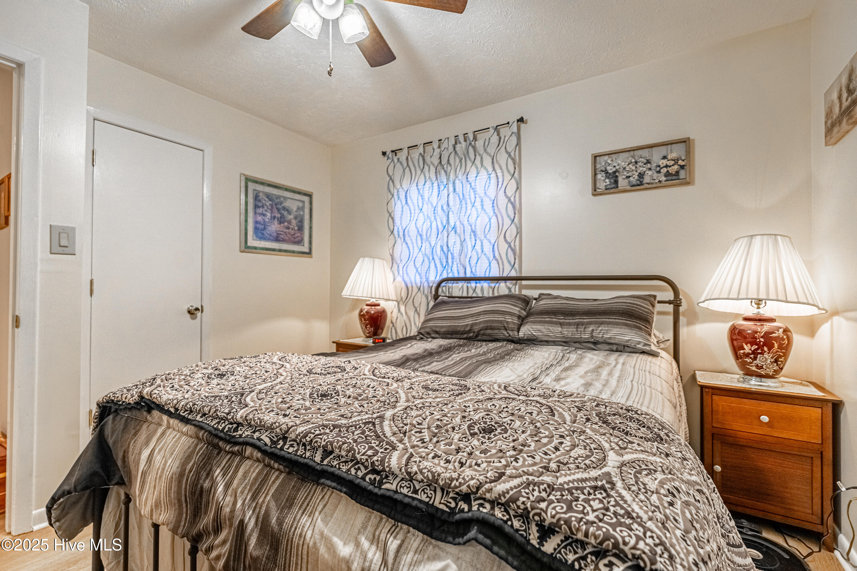 100541983 | Photo 28