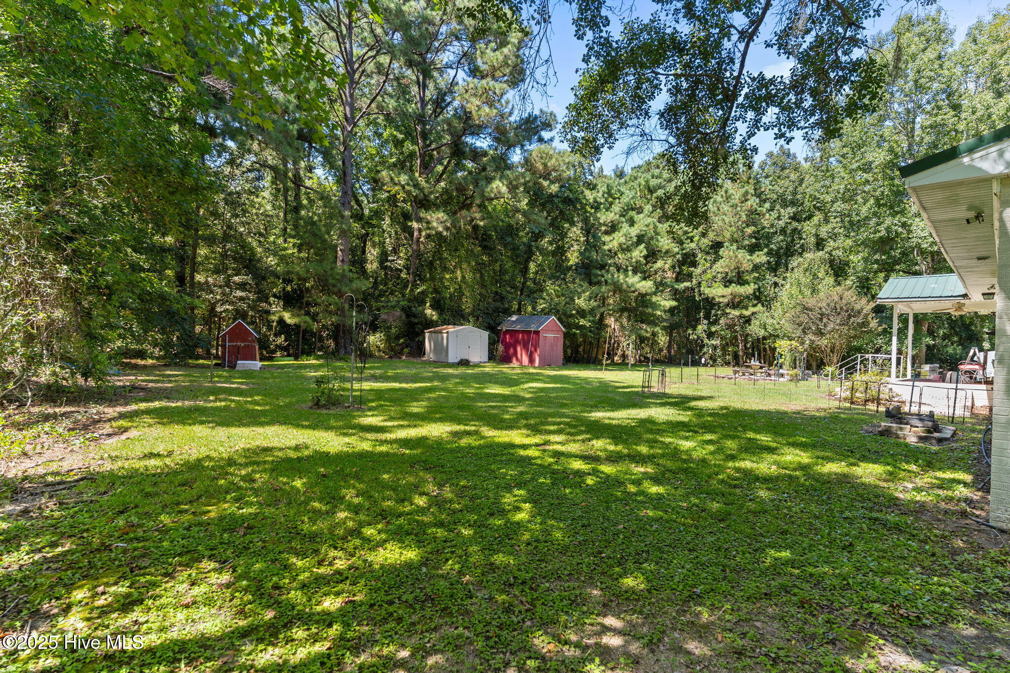 100530137 | Photo 35