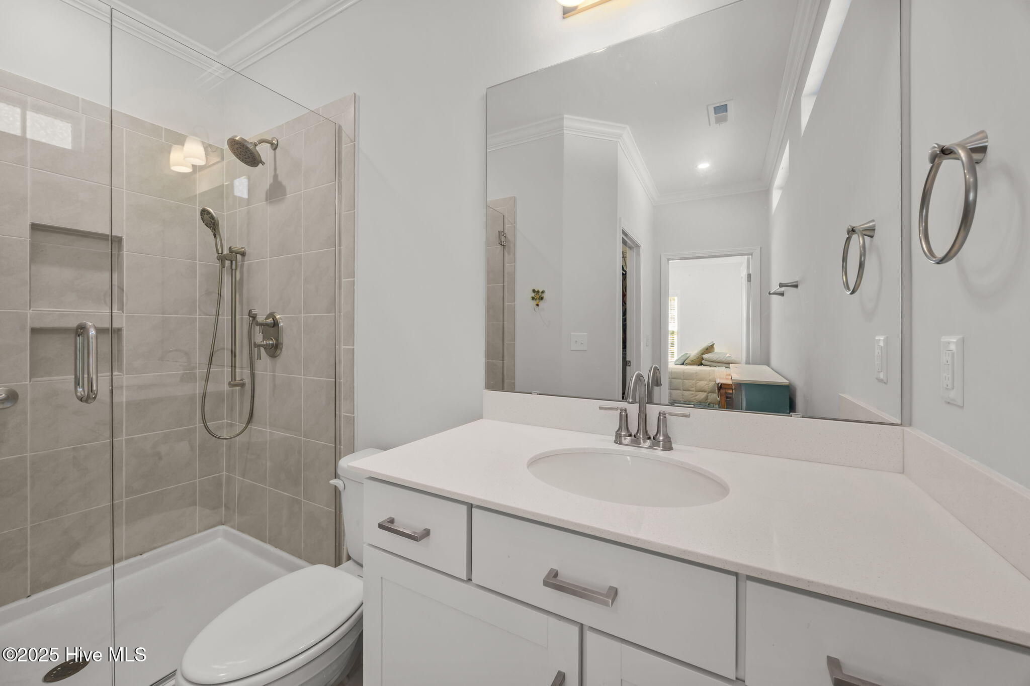 100542295 | Photo 31