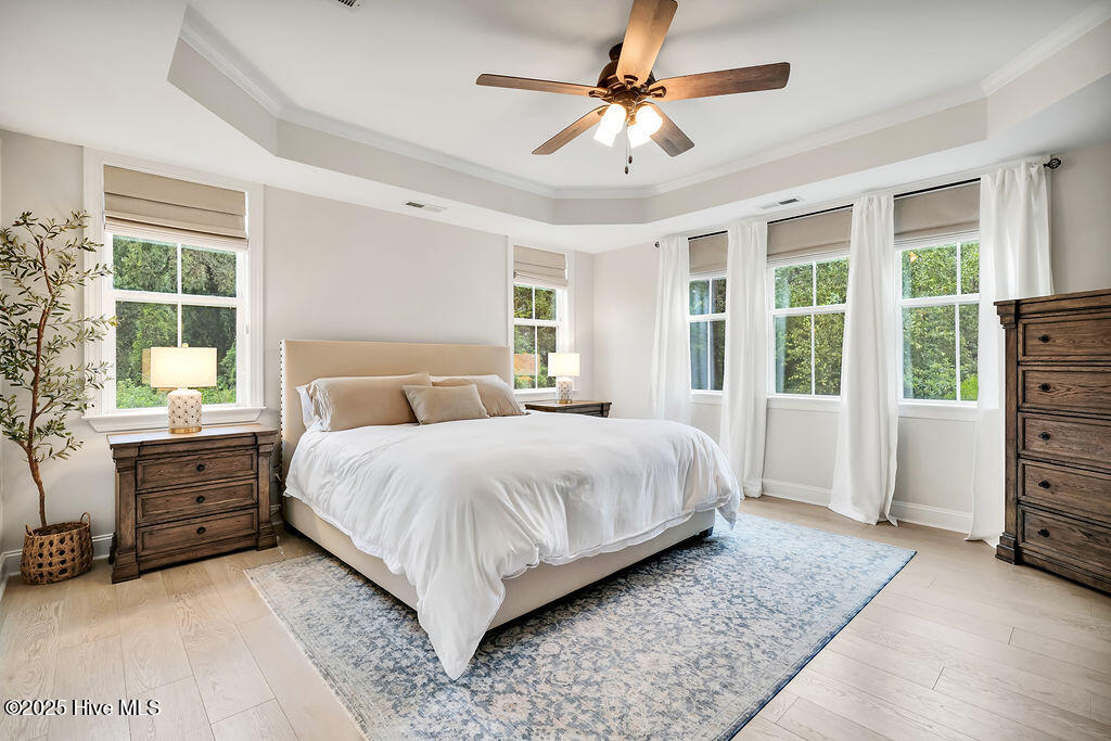 100536880 | Photo 28