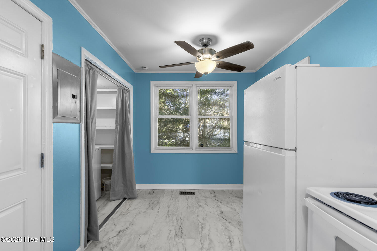 100545844 | Photo 13