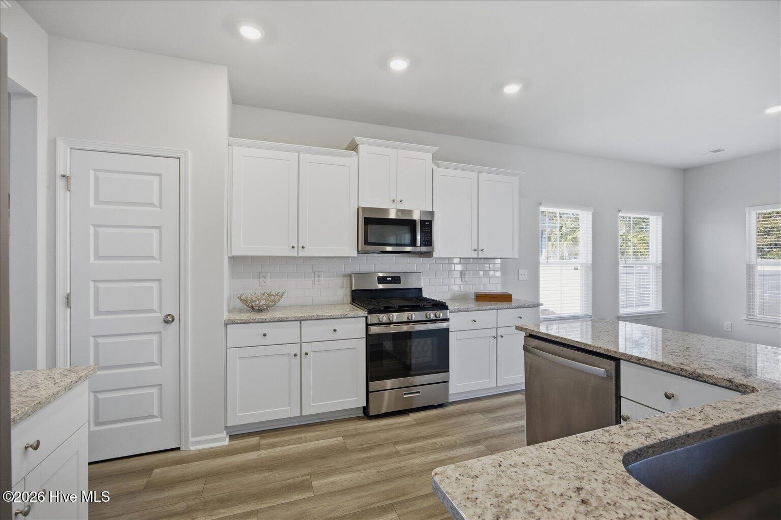 100557234 | Photo 15