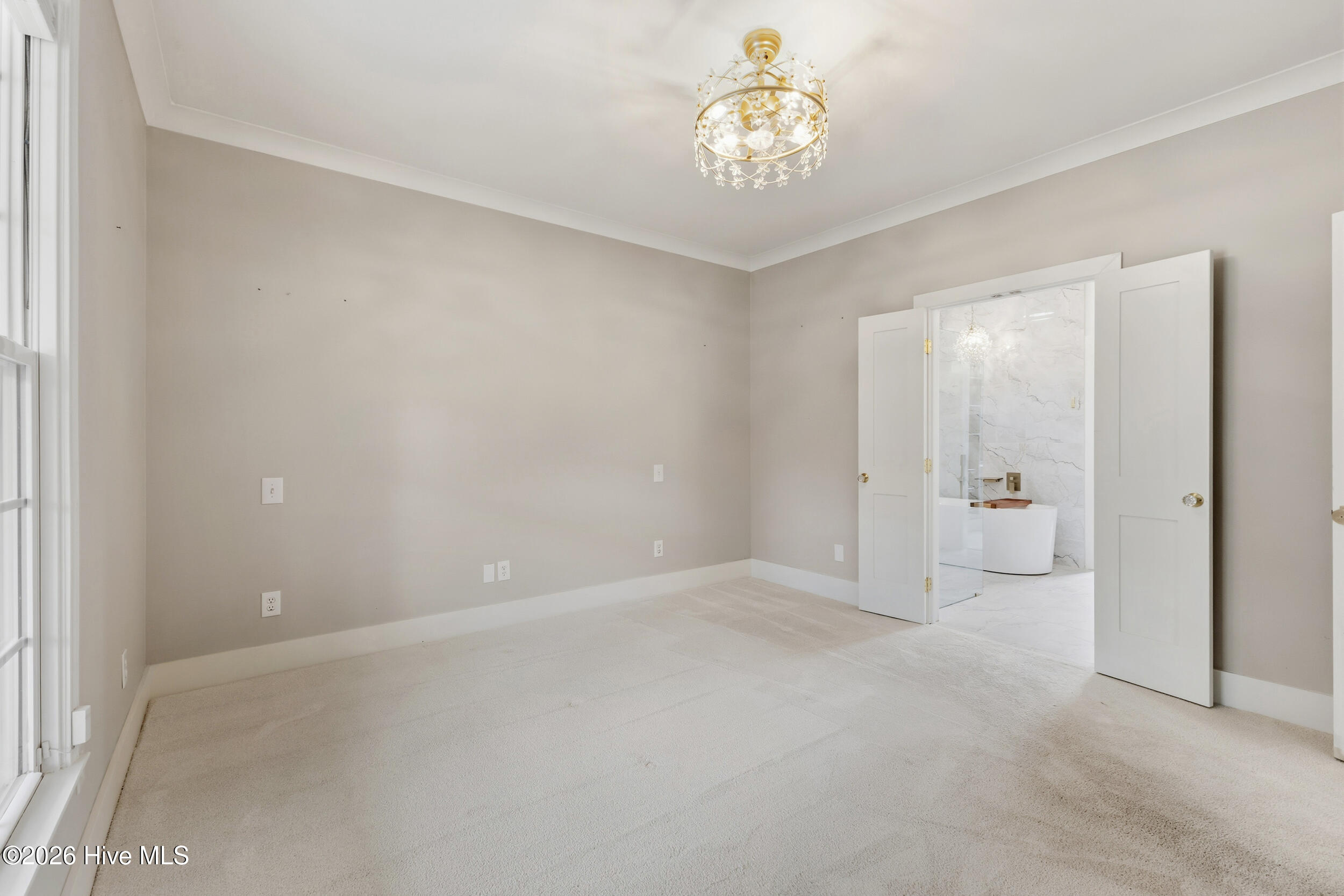 100552427 | Photo 17