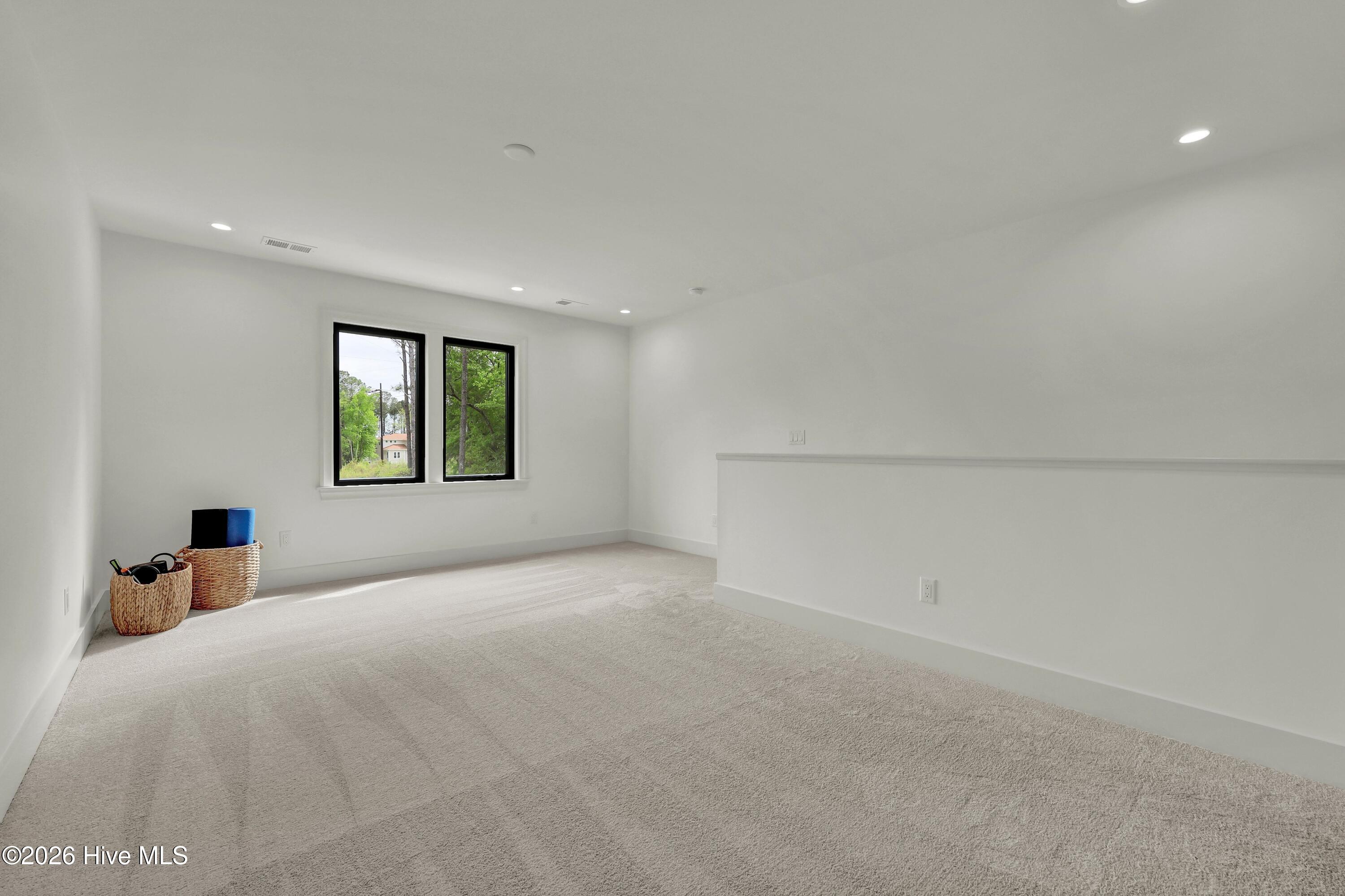 100565656 | Photo 28