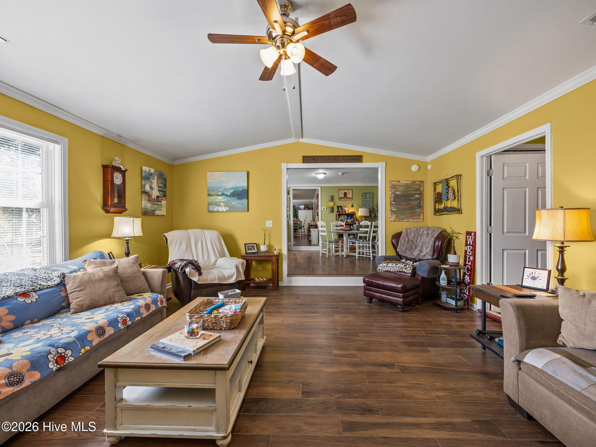 100566121 | Photo 30