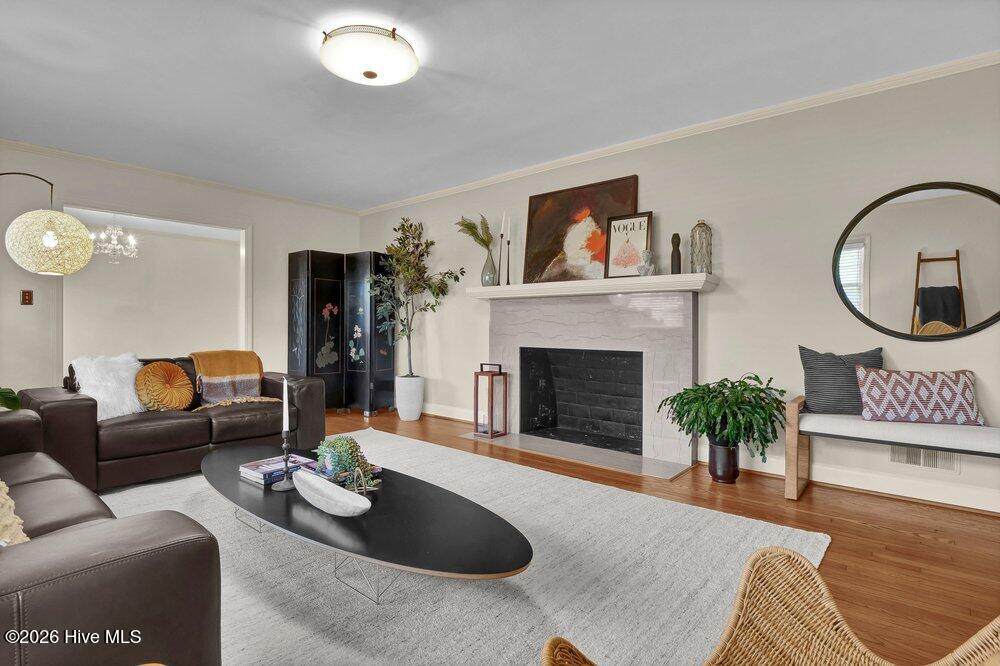 100522690 | Photo 11