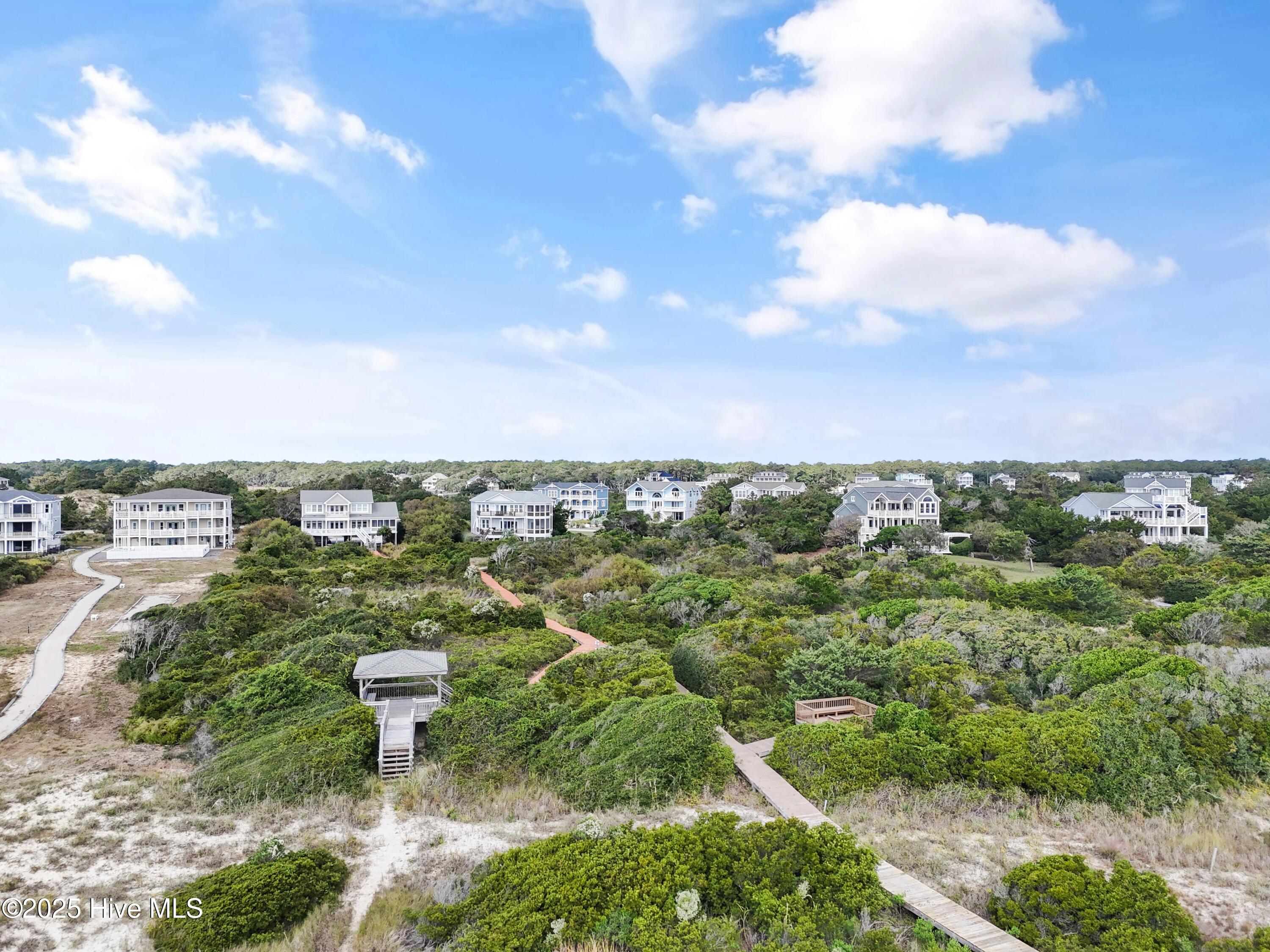 100536702 | Photo 140