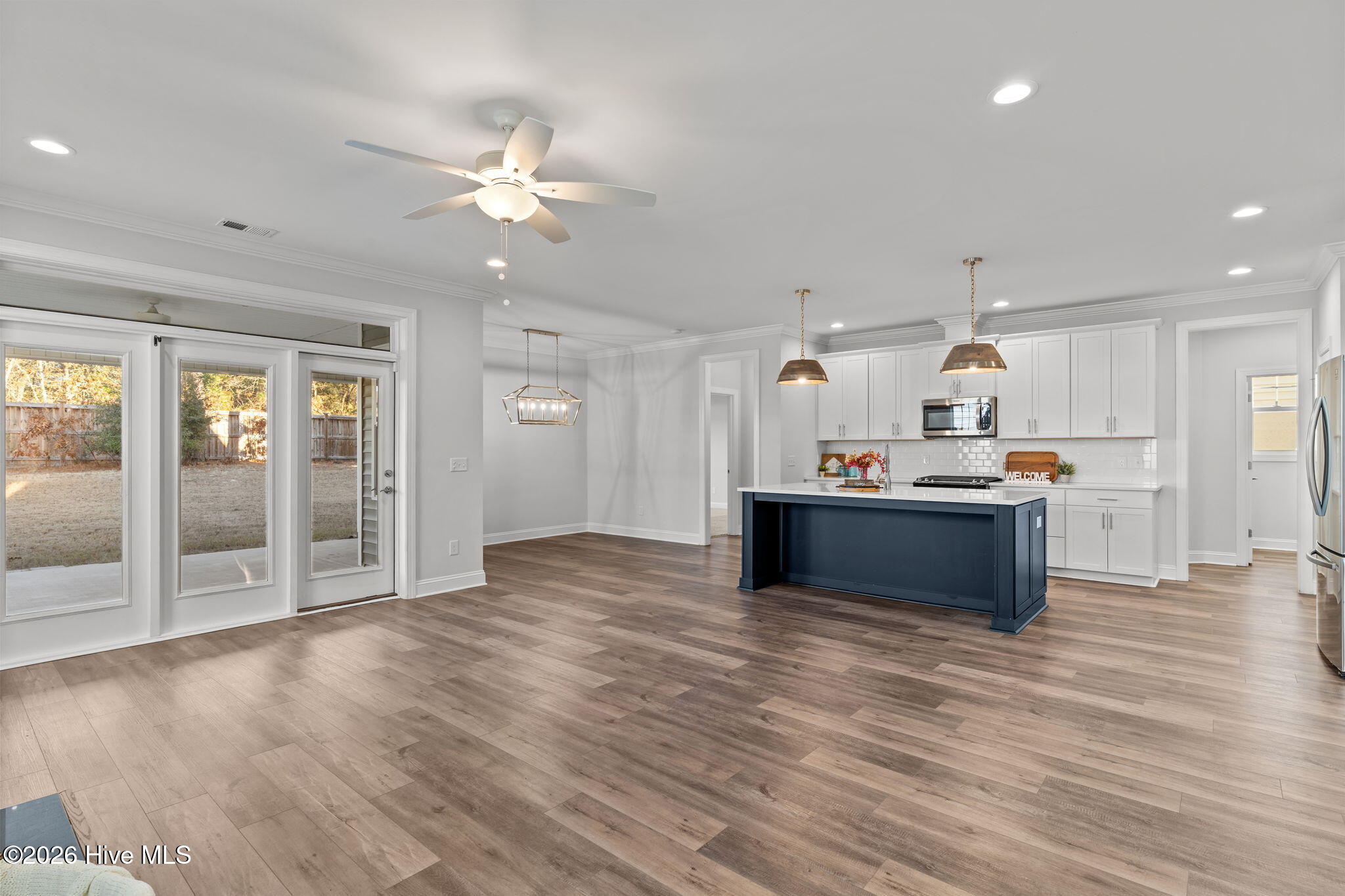 100548771 | Photo 12