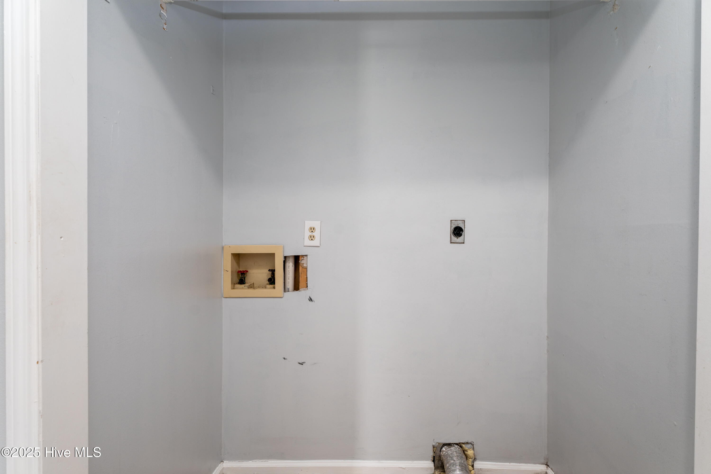 100520463 | Photo 13