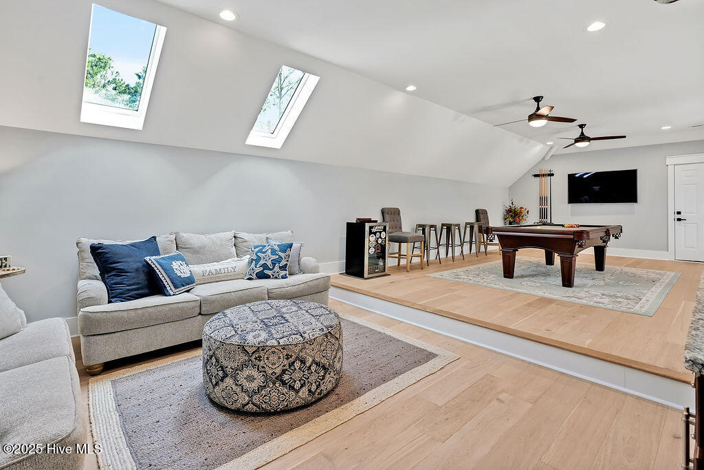 100521530 | Photo 38