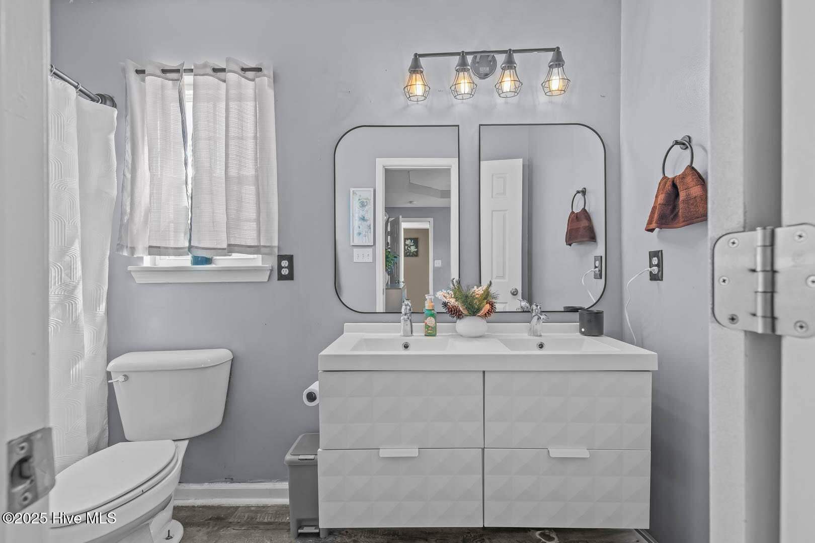 100515943 | Photo 26