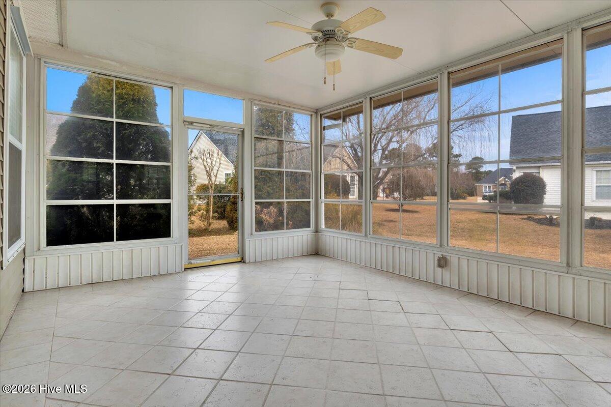 100555948 | Photo 37