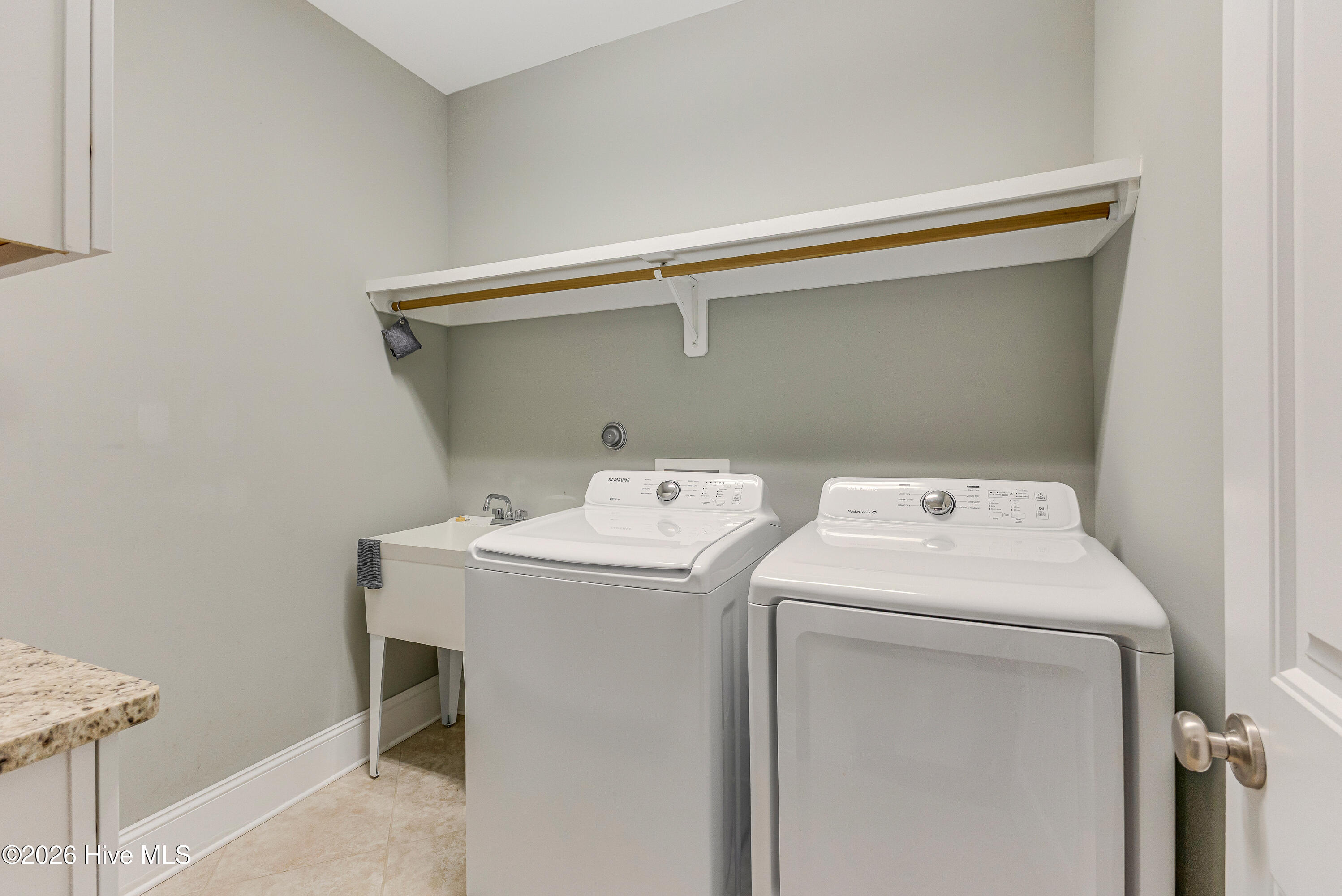 100553898 | Photo 31