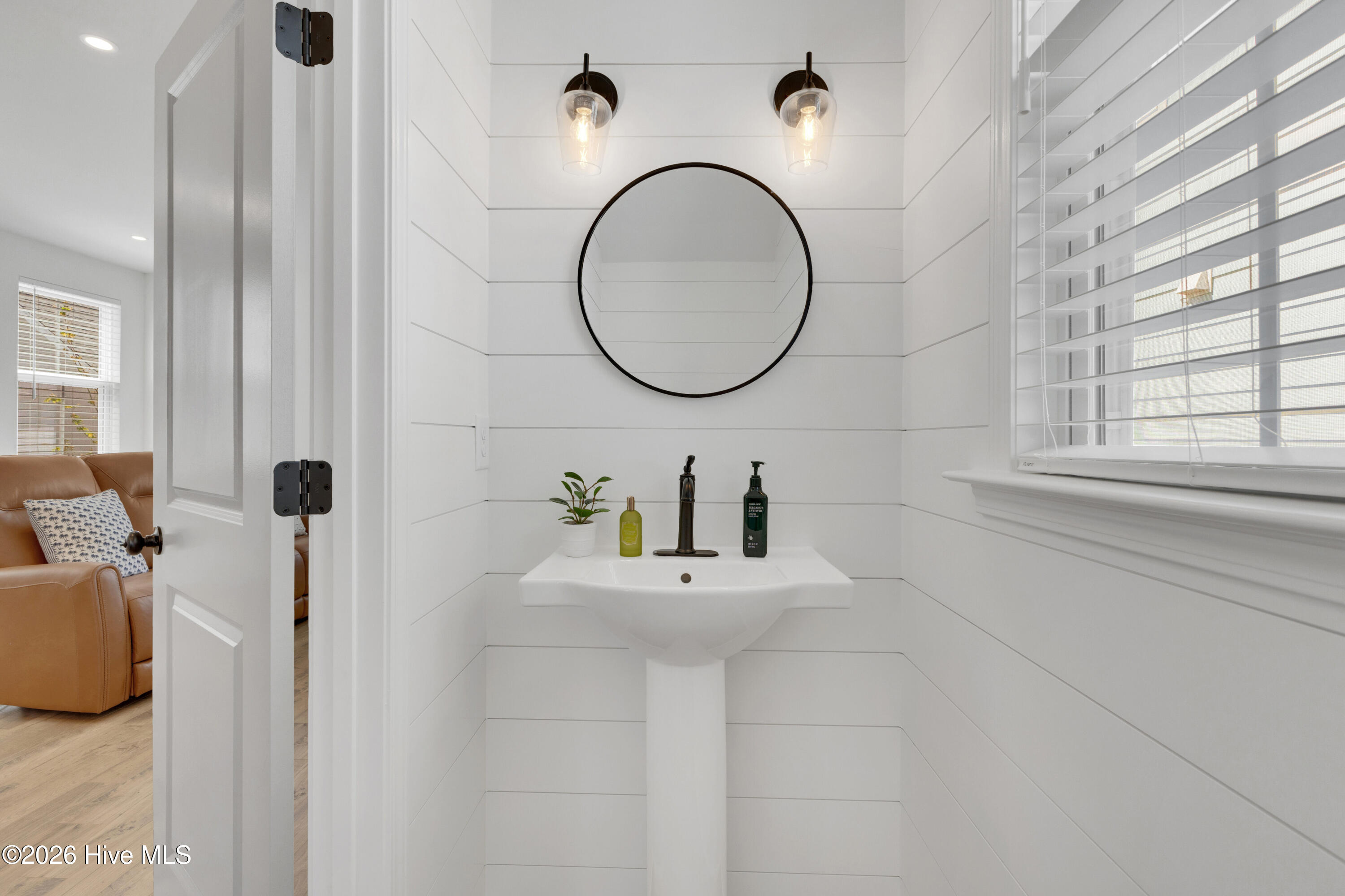 100566807 | Photo 20