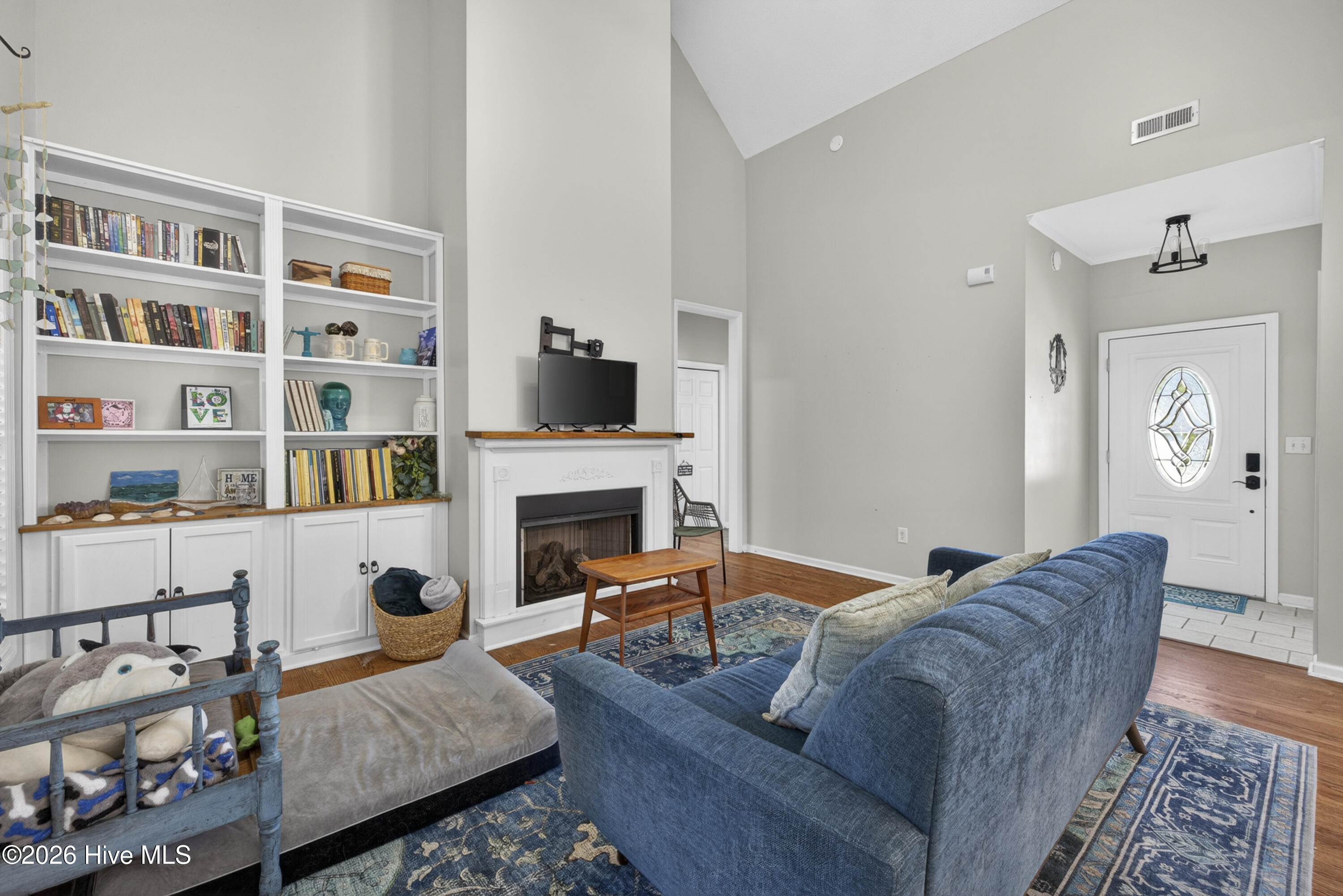 100570330 | Photo 18